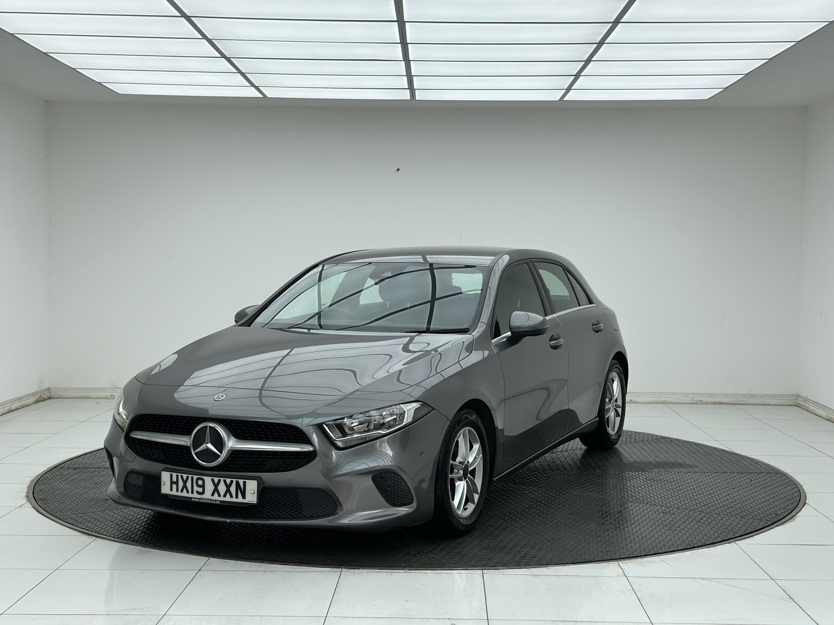 Mercedes-Benz A Class 1.3 A180 SE (Executive) Hatchback 5dr Petrol Manual Euro 6 (s/s) (136 ps)