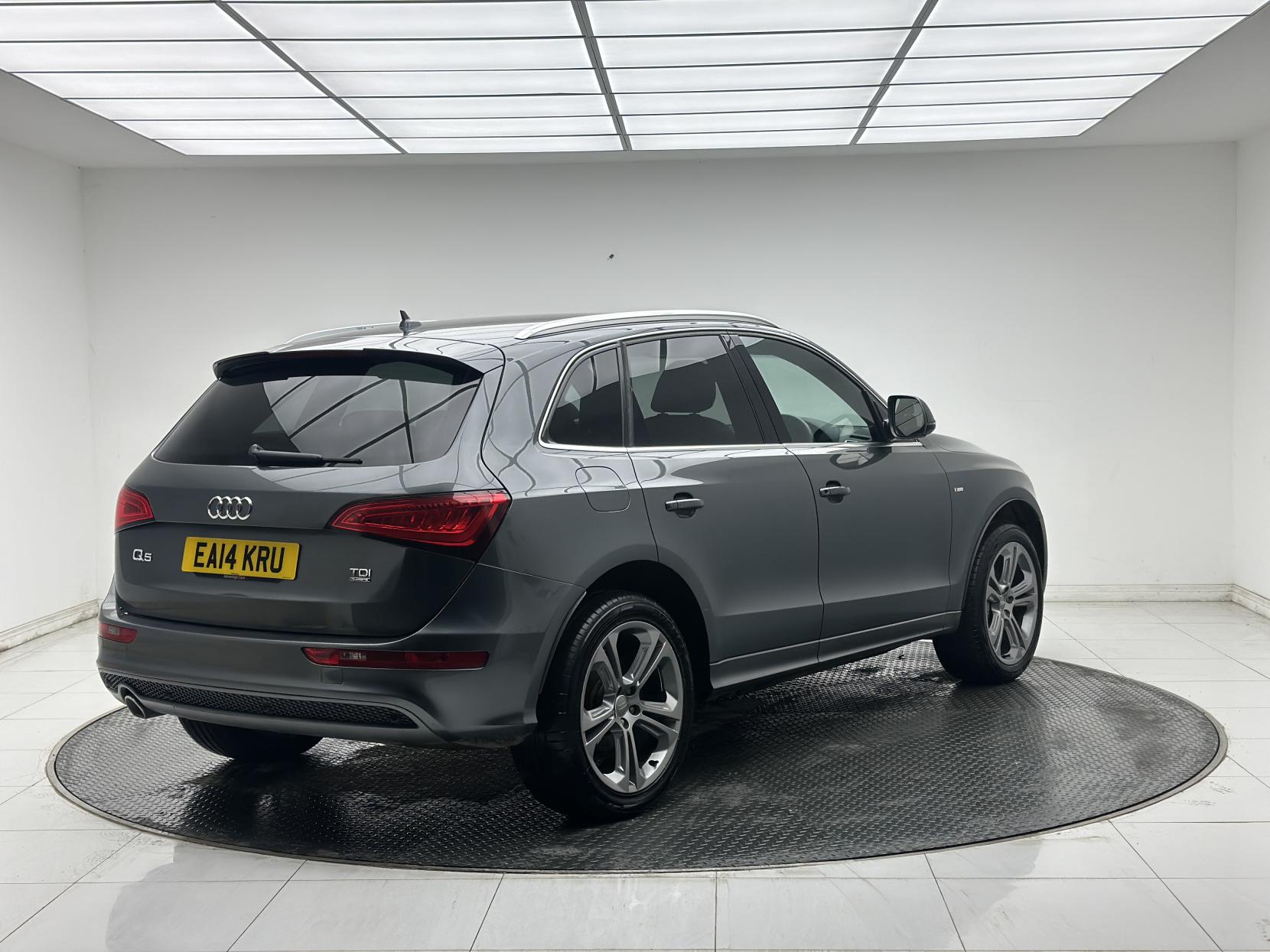 Audi Q5 2.0 TDI S line Plus SUV 5dr Diesel S Tronic quattro Euro 5 (s/s) (177 ps)