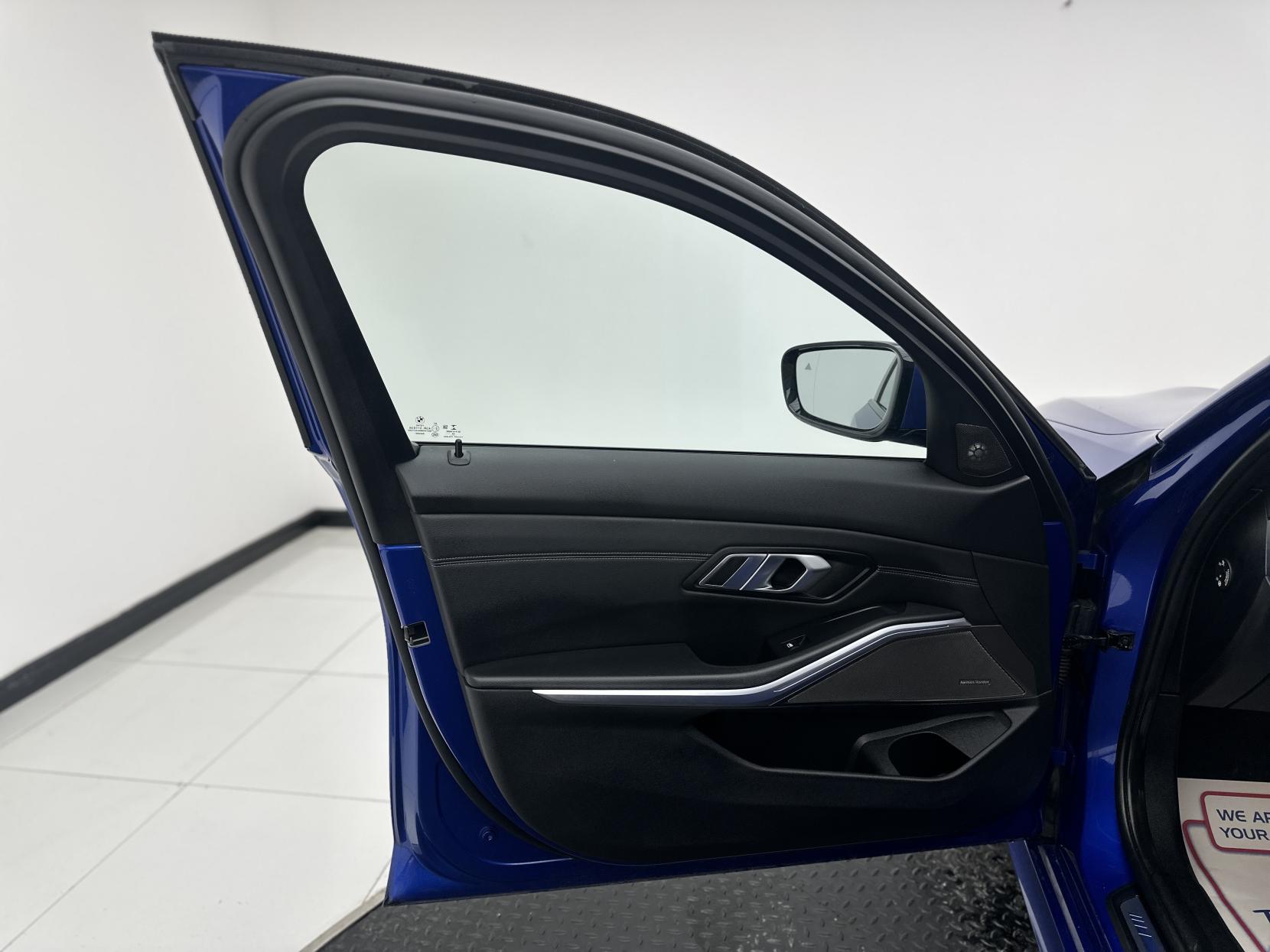 BMW 3 Series 2.0 330e 12kWh M Sport Saloon 4dr Petrol Plug-in Hybrid Auto Euro 6 (s/s) (292 ps)