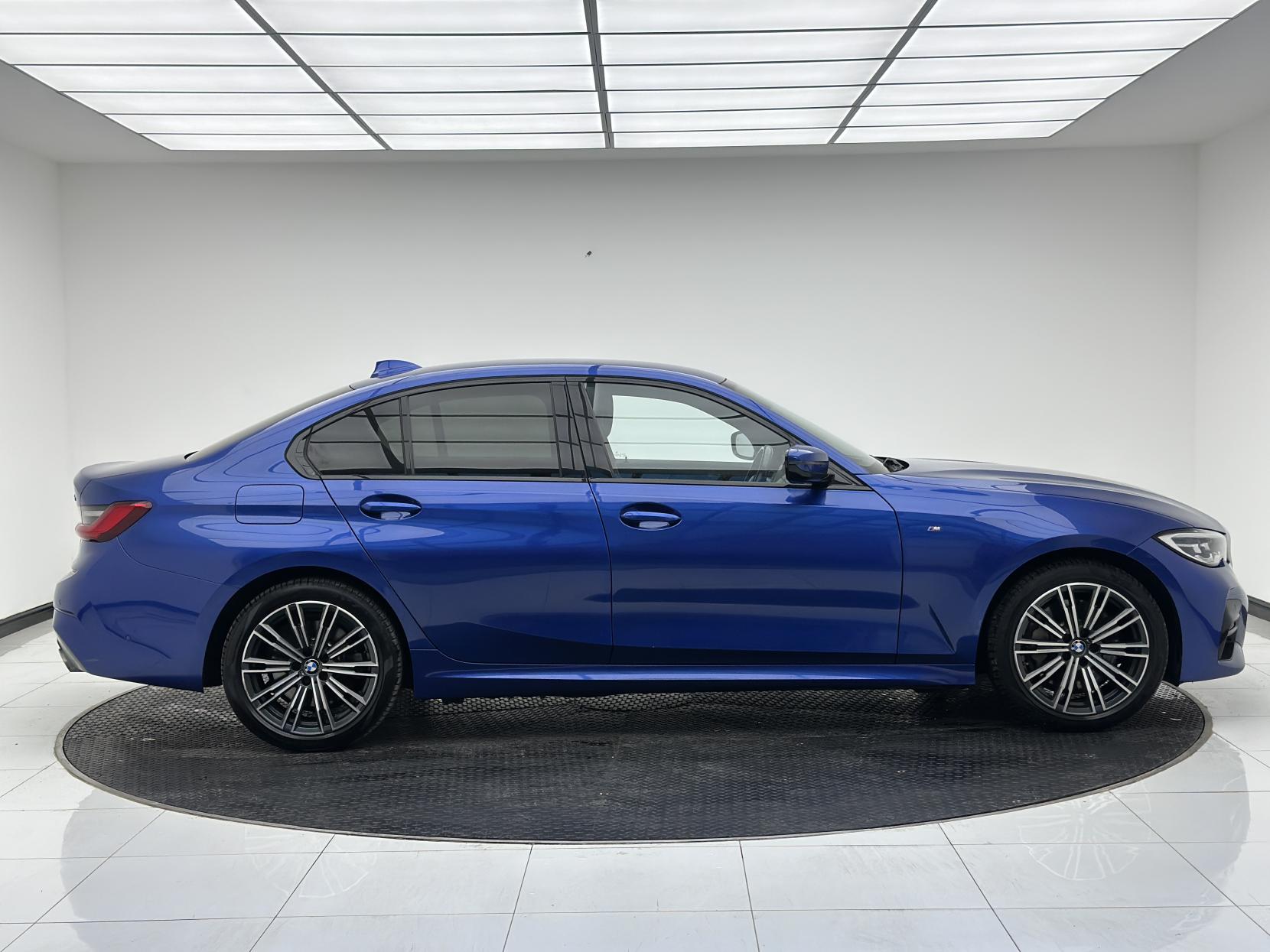 BMW 3 Series 2.0 330e 12kWh M Sport Saloon 4dr Petrol Plug-in Hybrid Auto Euro 6 (s/s) (292 ps)