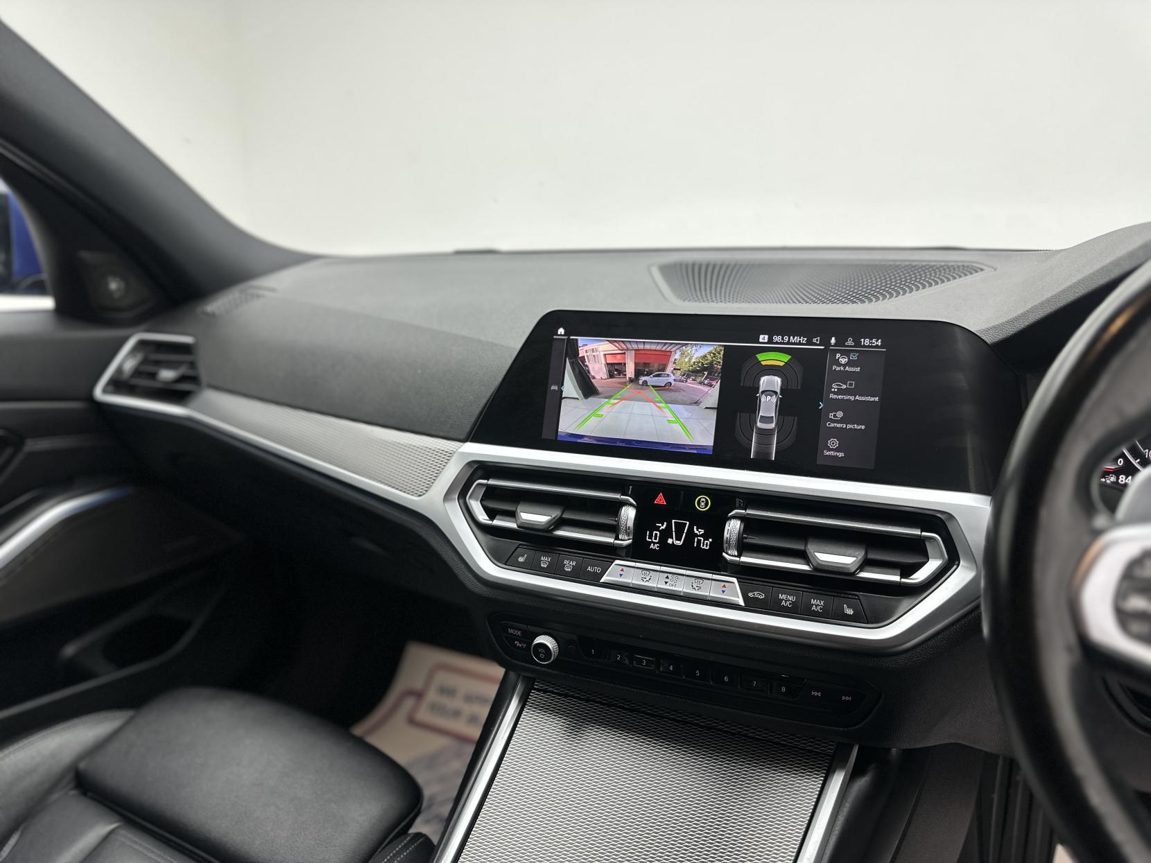 BMW 3 Series 2.0 330e 12kWh M Sport Saloon 4dr Petrol Plug-in Hybrid Auto Euro 6 (s/s) (292 ps)
