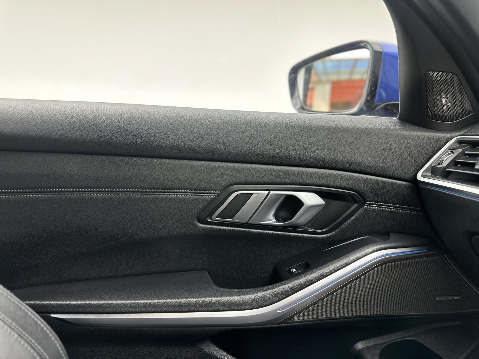 BMW 3 Series 2.0 330e 12kWh M Sport Saloon 4dr Petrol Plug-in Hybrid Auto Euro 6 (s/s) (292 ps)