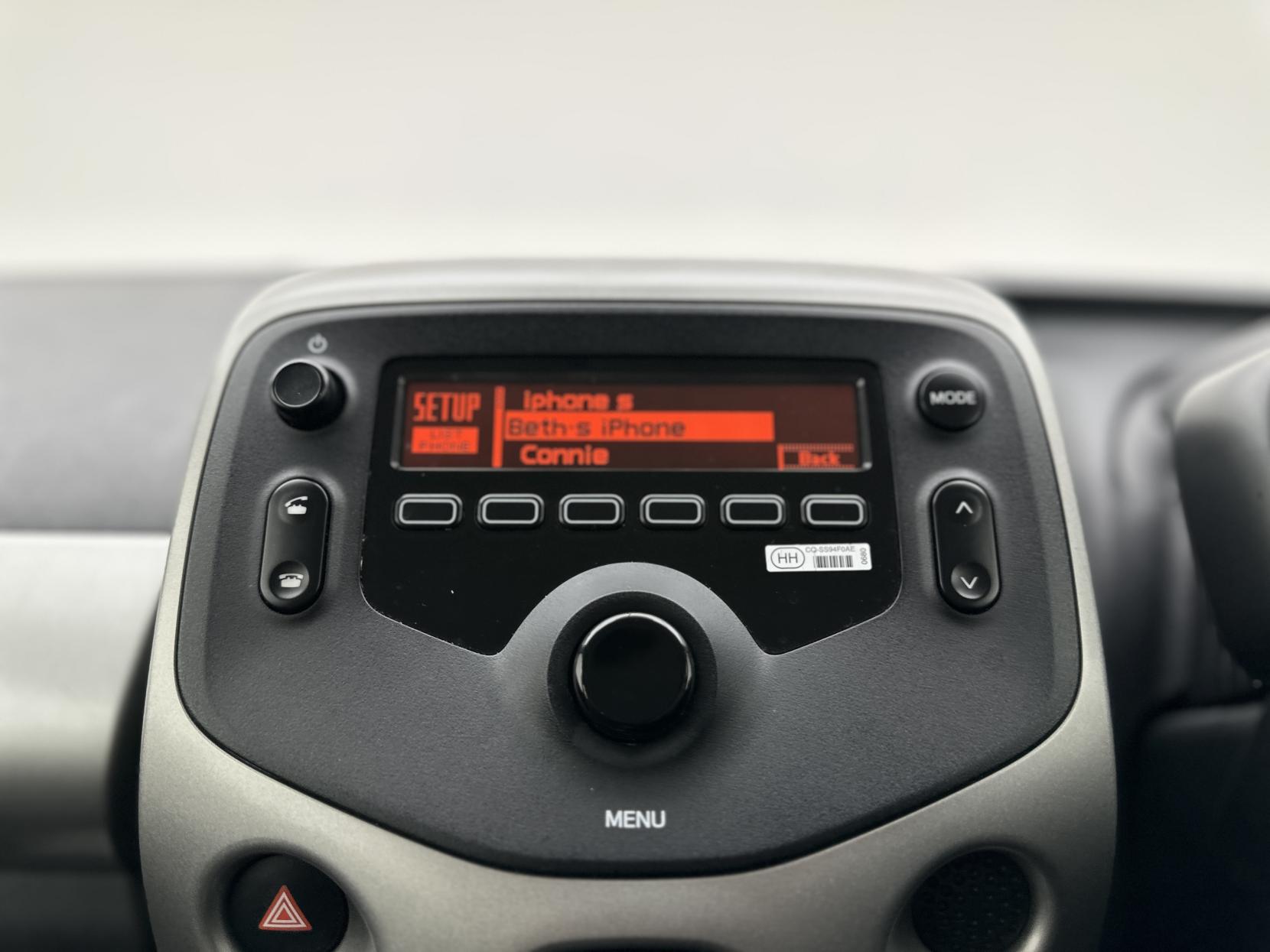 Toyota AYGO 1.0 VVT-i x-play Hatchback 5dr Petrol x-shift Euro 6 (71 ps)