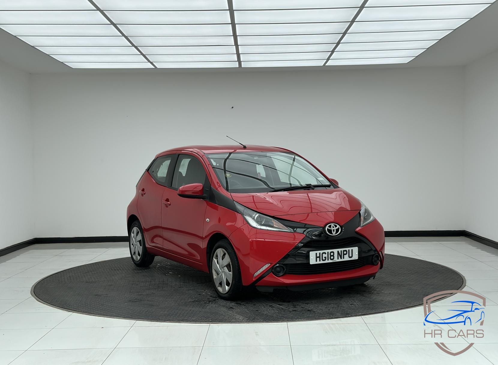Toyota AYGO 1.0 VVT-i x-play Hatchback 5dr Petrol x-shift Euro 6 (71 ps)