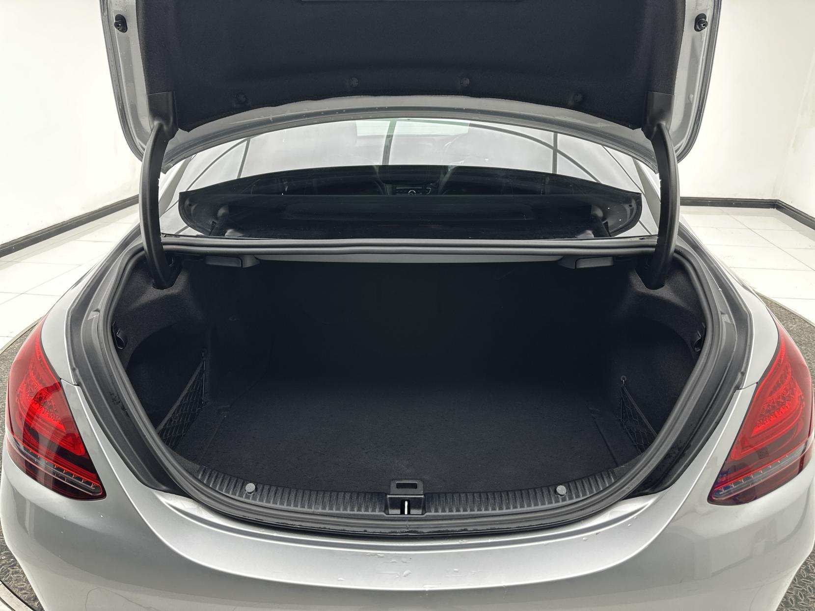 Mercedes-Benz C Class 2.0 C220d AMG Line (Premium) Saloon 4dr Diesel G-Tronic+ Euro 6 (s/s) (194 ps)