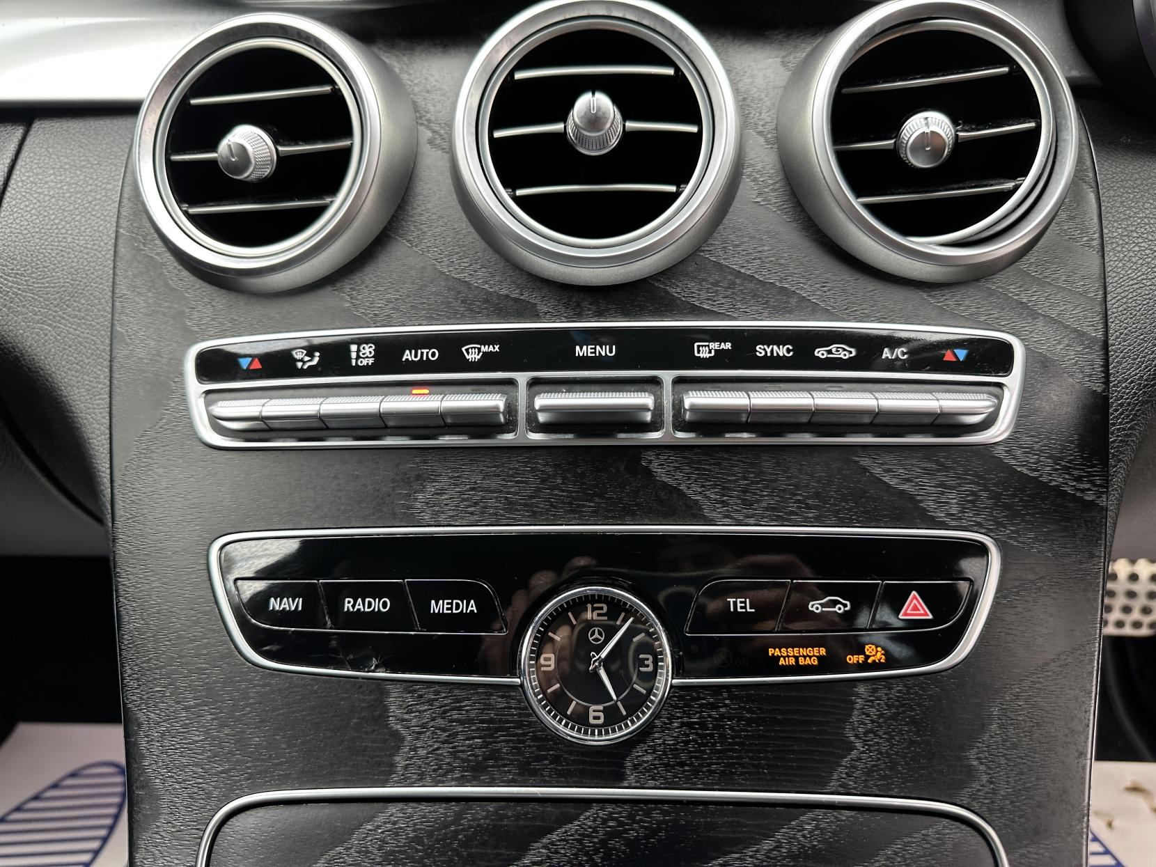 Mercedes-Benz C Class 2.0 C220d AMG Line (Premium) Saloon 4dr Diesel G-Tronic+ Euro 6 (s/s) (194 ps)