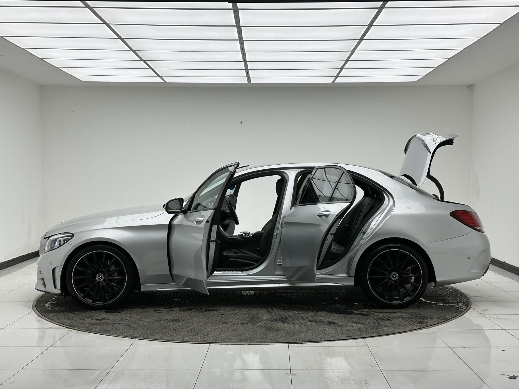 Mercedes-Benz C Class 2.0 C220d AMG Line (Premium) Saloon 4dr Diesel G-Tronic+ Euro 6 (s/s) (194 ps)