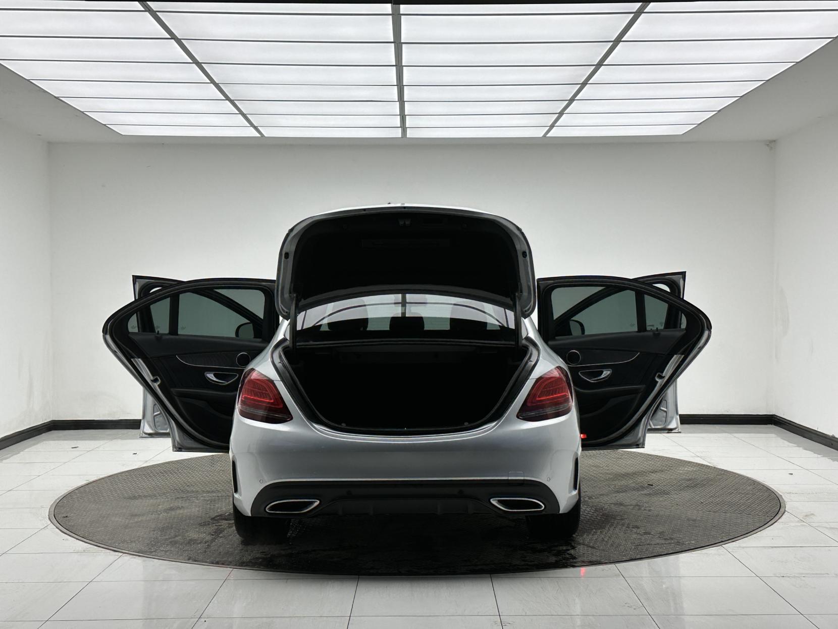 Mercedes-Benz C Class 2.0 C220d AMG Line (Premium) Saloon 4dr Diesel G-Tronic+ Euro 6 (s/s) (194 ps)