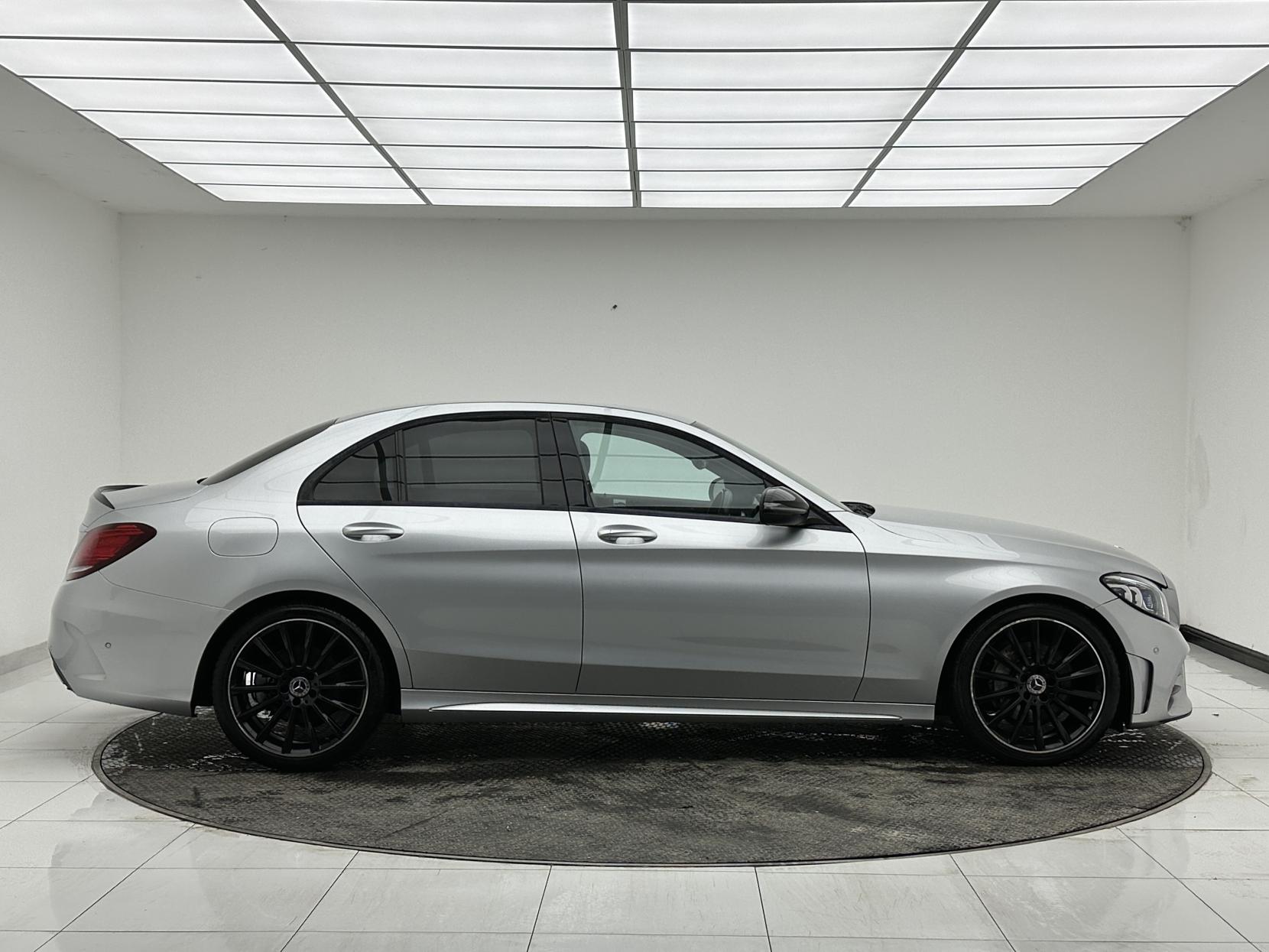 Mercedes-Benz C Class 2.0 C220d AMG Line (Premium) Saloon 4dr Diesel G-Tronic+ Euro 6 (s/s) (194 ps)