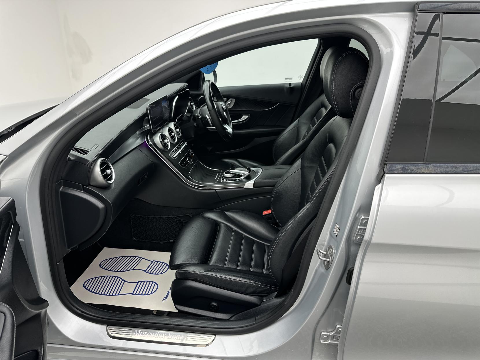 Mercedes-Benz C Class 2.0 C220d AMG Line (Premium) Saloon 4dr Diesel G-Tronic+ Euro 6 (s/s) (194 ps)