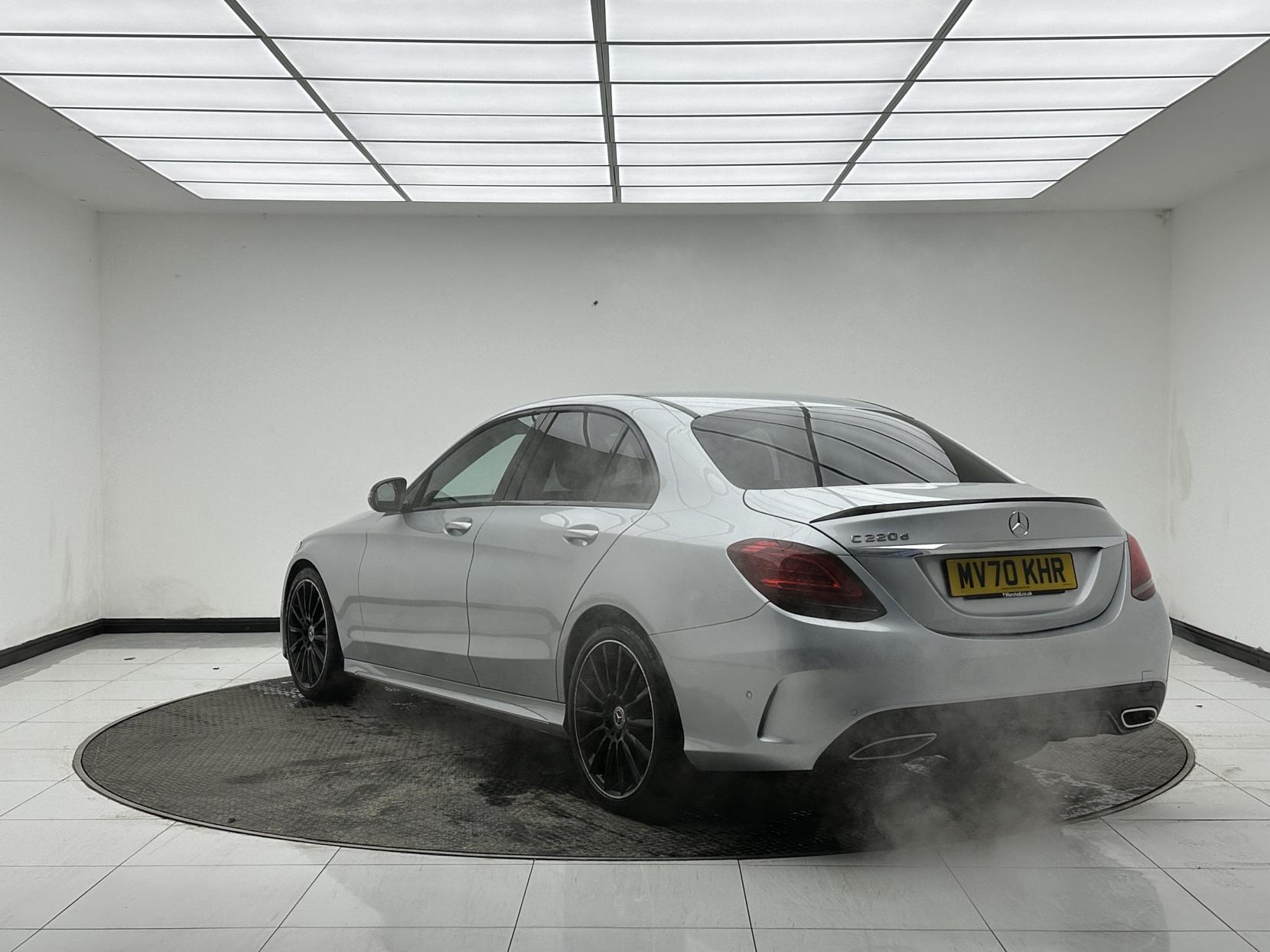 Mercedes-Benz C Class 2.0 C220d AMG Line (Premium) Saloon 4dr Diesel G-Tronic+ Euro 6 (s/s) (194 ps)