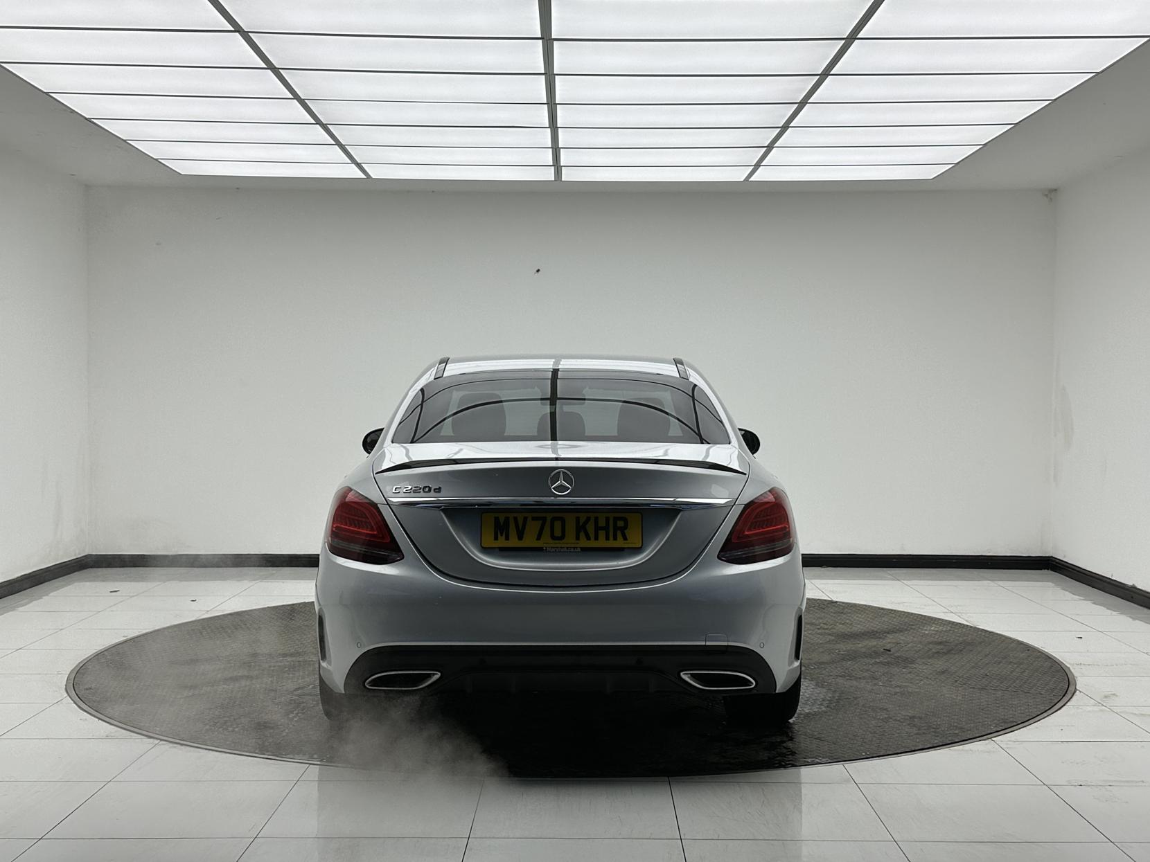 Mercedes-Benz C Class 2.0 C220d AMG Line (Premium) Saloon 4dr Diesel G-Tronic+ Euro 6 (s/s) (194 ps)