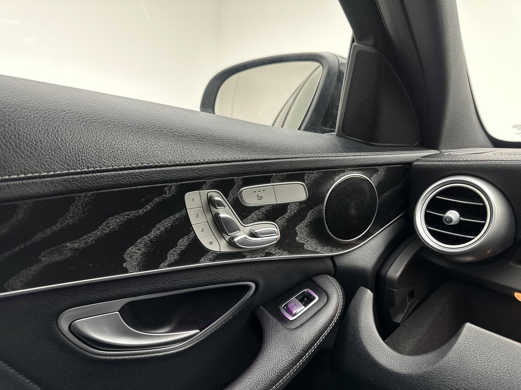 Mercedes-Benz C Class 2.0 C220d AMG Line (Premium) Saloon 4dr Diesel G-Tronic+ Euro 6 (s/s) (194 ps)