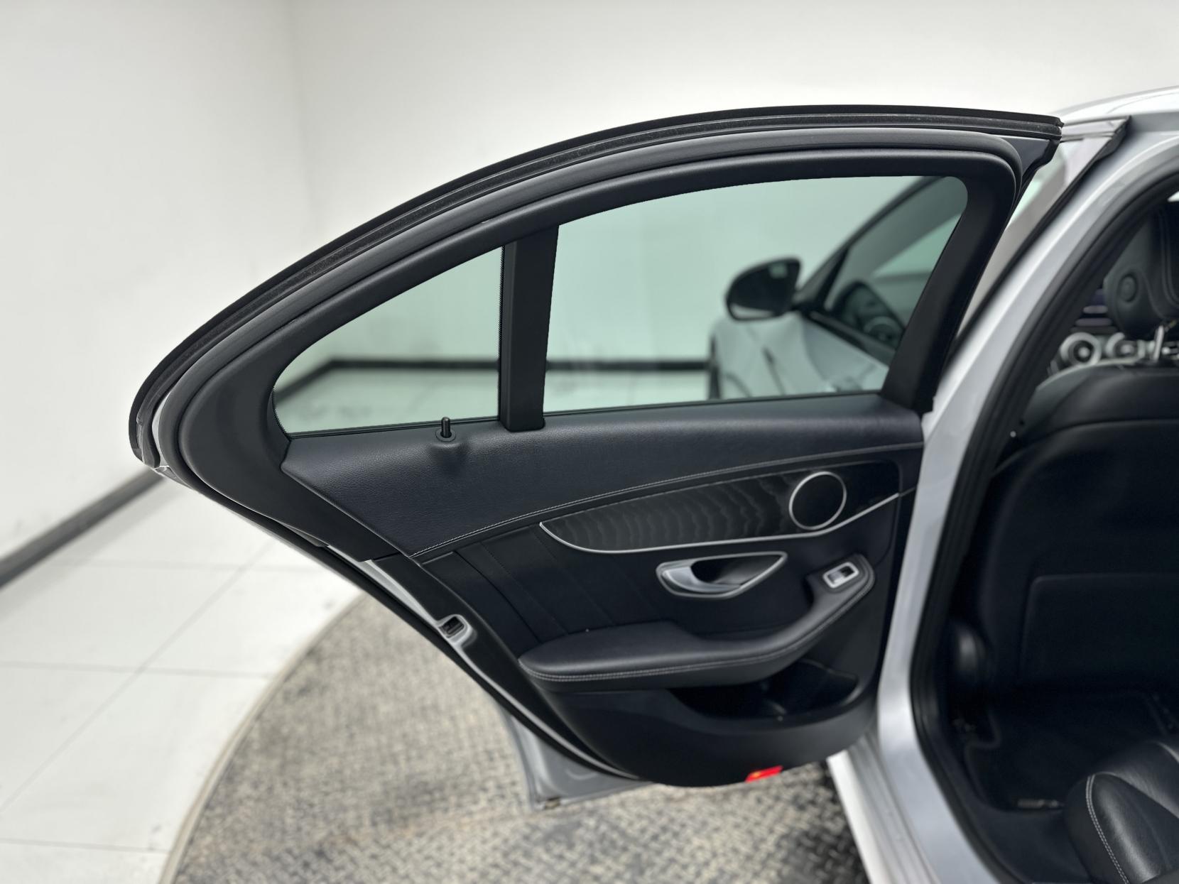 Mercedes-Benz C Class 2.0 C220d AMG Line (Premium) Saloon 4dr Diesel G-Tronic+ Euro 6 (s/s) (194 ps)