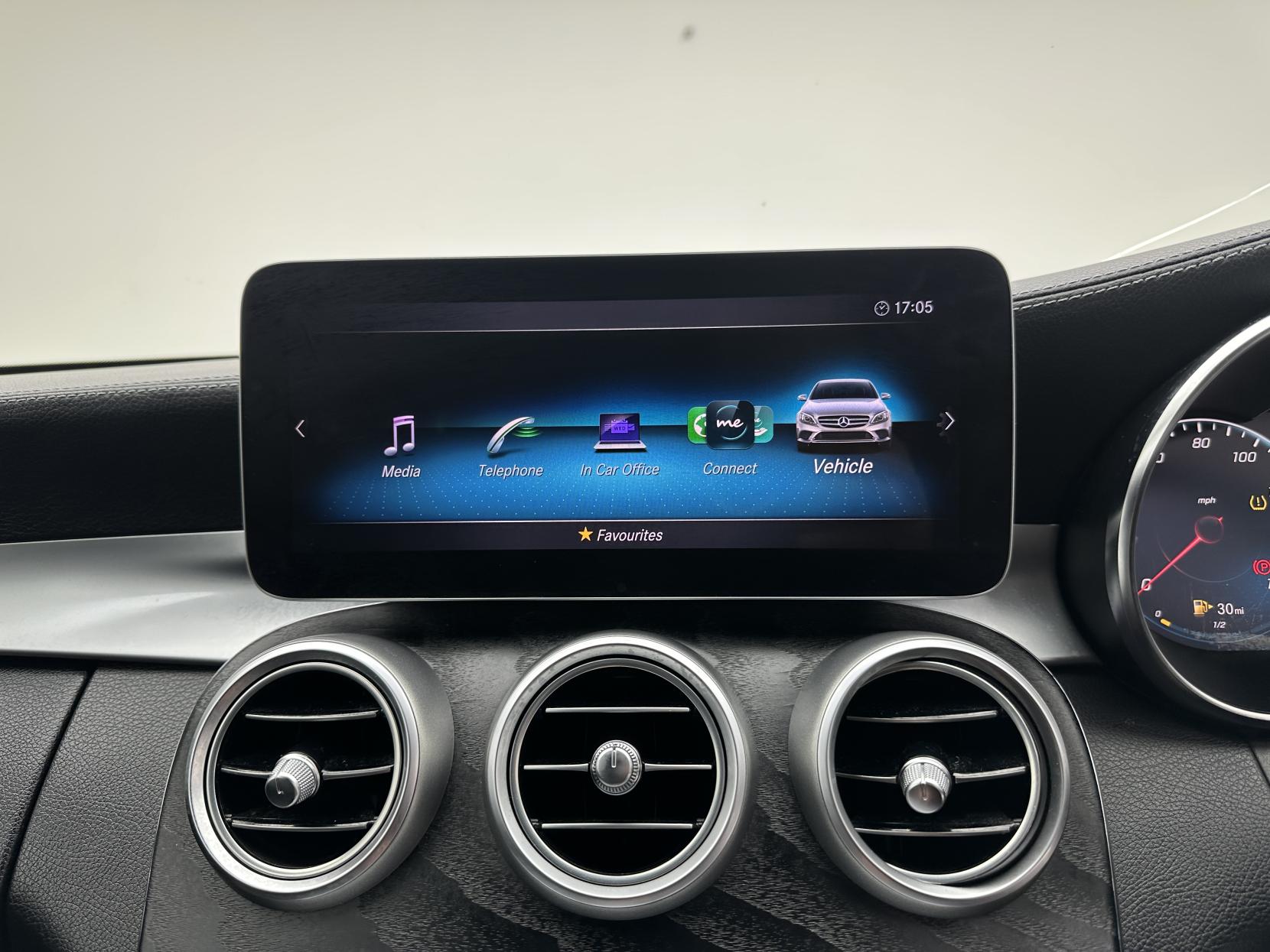 Mercedes-Benz C Class 2.0 C220d AMG Line (Premium) Saloon 4dr Diesel G-Tronic+ Euro 6 (s/s) (194 ps)