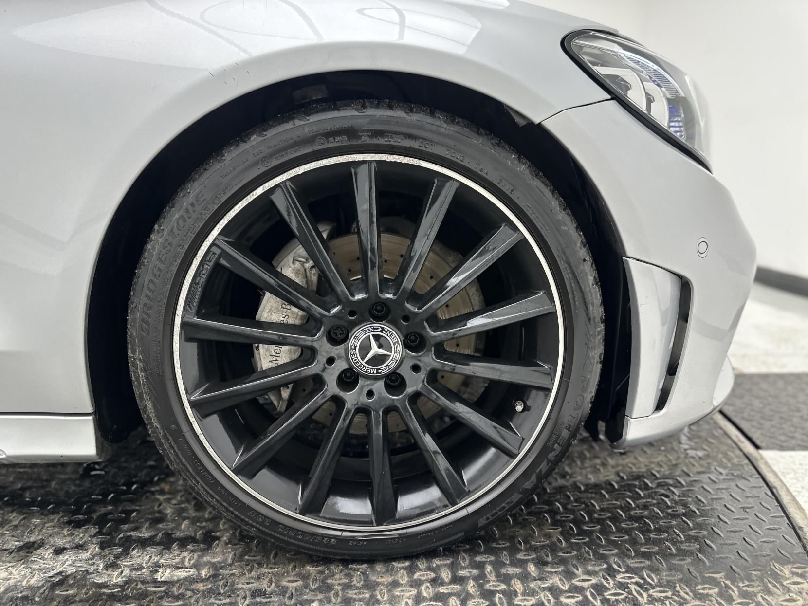 Mercedes-Benz C Class 2.0 C220d AMG Line (Premium) Saloon 4dr Diesel G-Tronic+ Euro 6 (s/s) (194 ps)