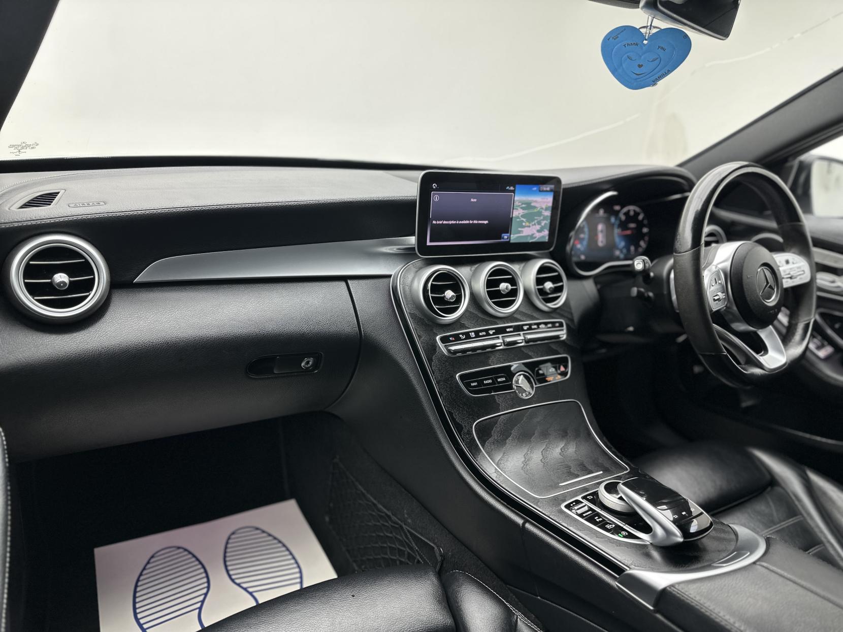 Mercedes-Benz C Class 2.0 C220d AMG Line (Premium) Saloon 4dr Diesel G-Tronic+ Euro 6 (s/s) (194 ps)