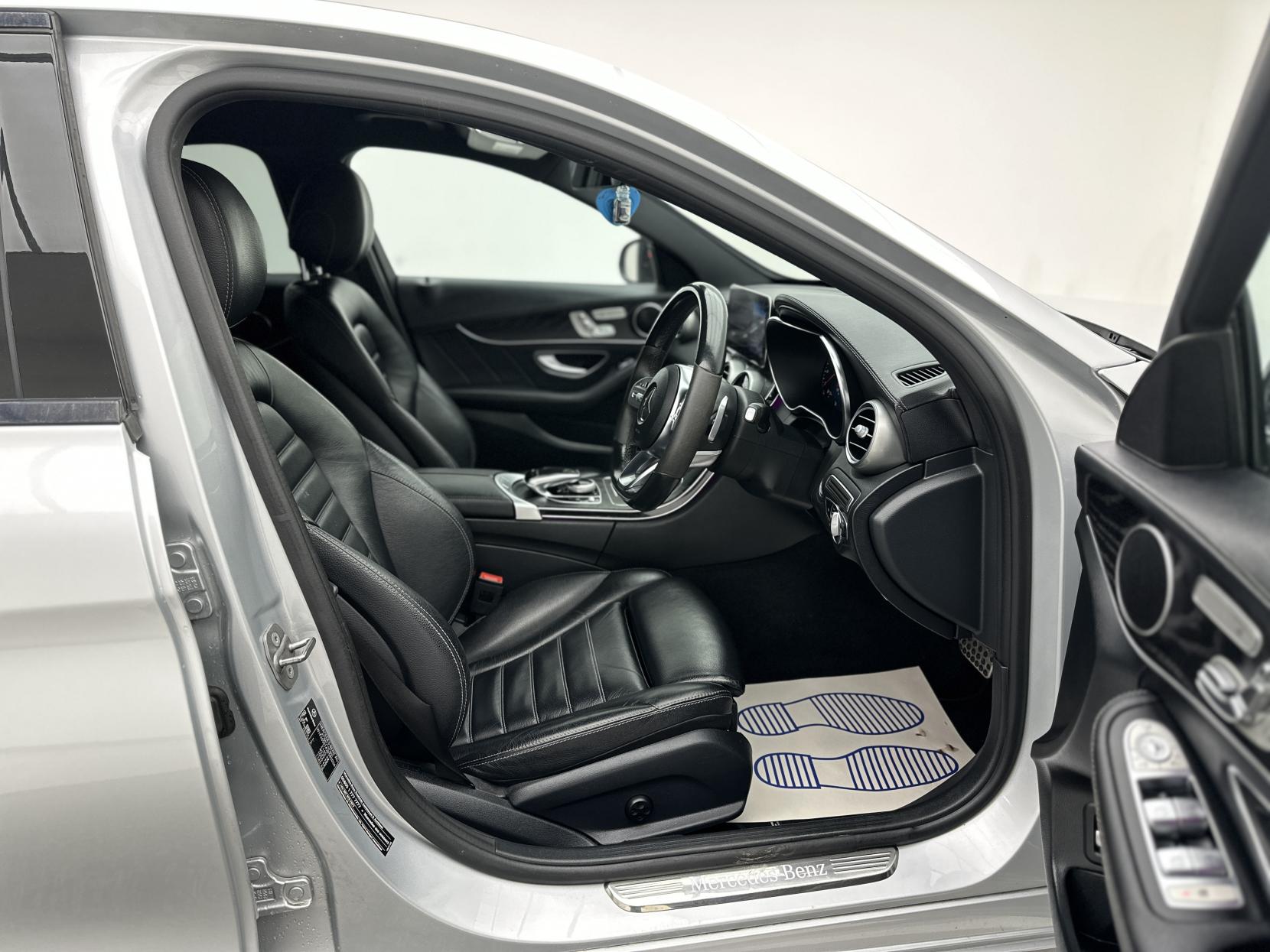 Mercedes-Benz C Class 2.0 C220d AMG Line (Premium) Saloon 4dr Diesel G-Tronic+ Euro 6 (s/s) (194 ps)