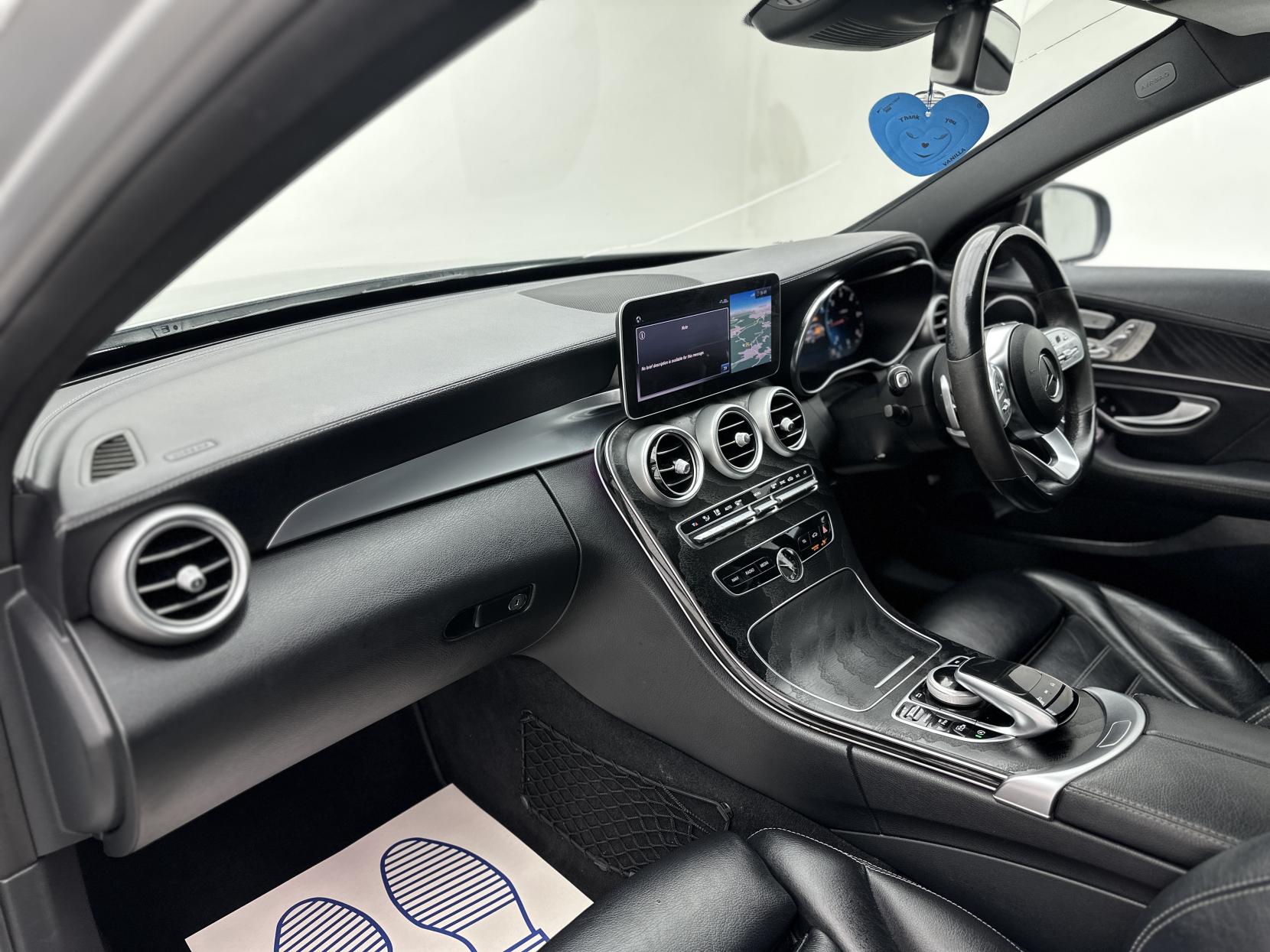 Mercedes-Benz C Class 2.0 C220d AMG Line (Premium) Saloon 4dr Diesel G-Tronic+ Euro 6 (s/s) (194 ps)