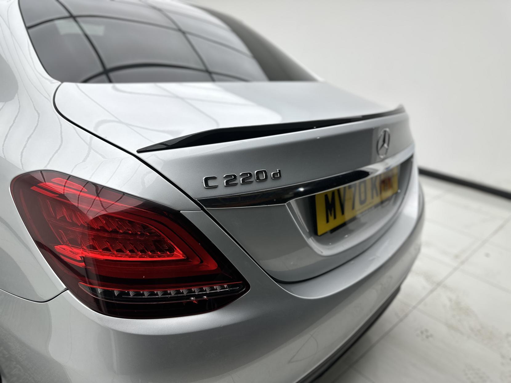 Mercedes-Benz C Class 2.0 C220d AMG Line (Premium) Saloon 4dr Diesel G-Tronic+ Euro 6 (s/s) (194 ps)