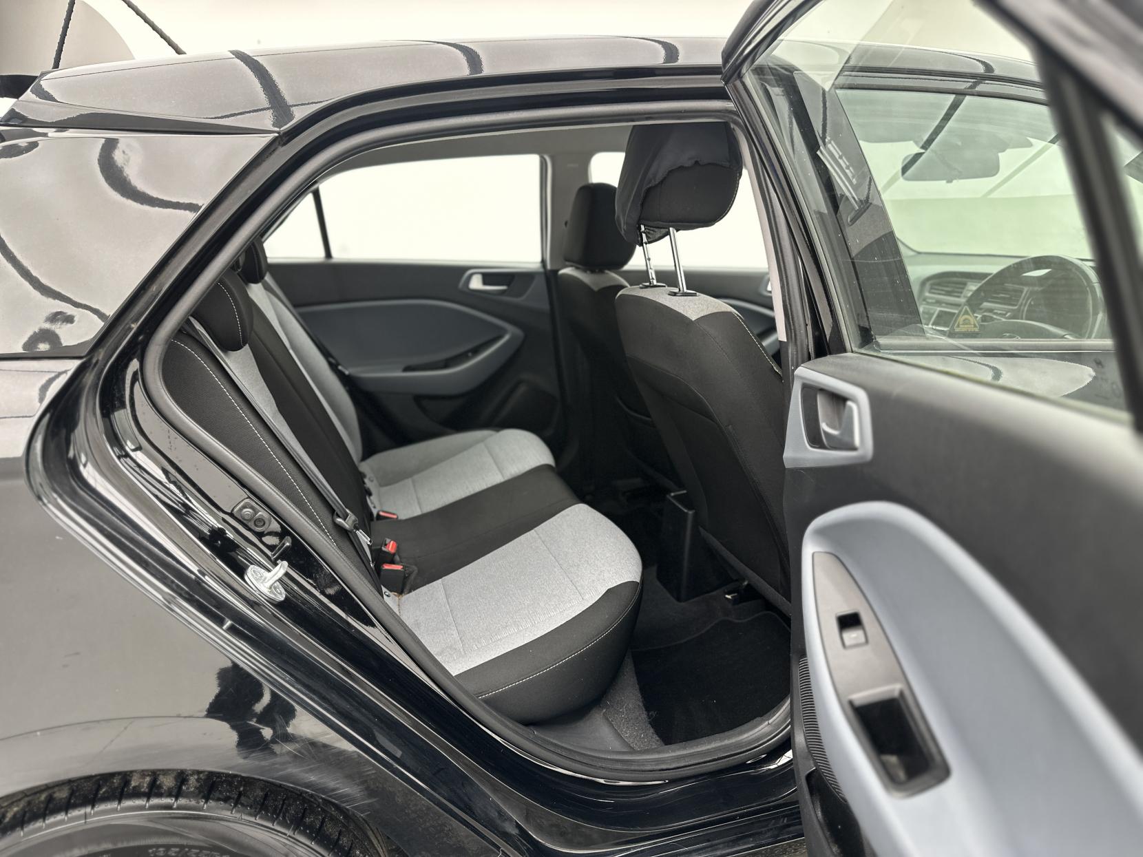 Hyundai i20 1.2 Blue Drive SE Hatchback 5dr Petrol Manual Euro 6 (s/s) (84 ps)