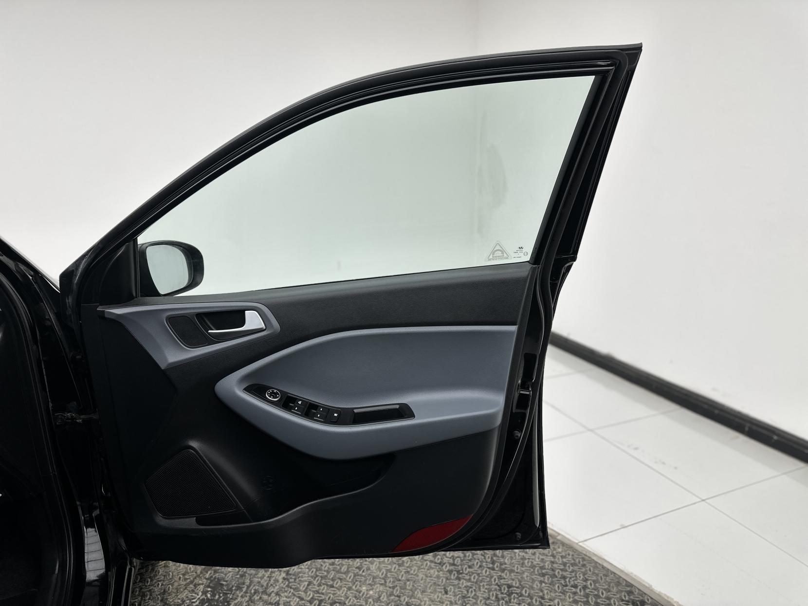 Hyundai i20 1.2 Blue Drive SE Hatchback 5dr Petrol Manual Euro 6 (s/s) (84 ps)