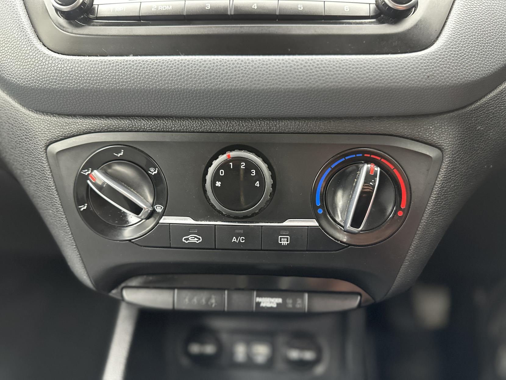 Hyundai i20 1.2 Blue Drive SE Hatchback 5dr Petrol Manual Euro 6 (s/s) (84 ps)