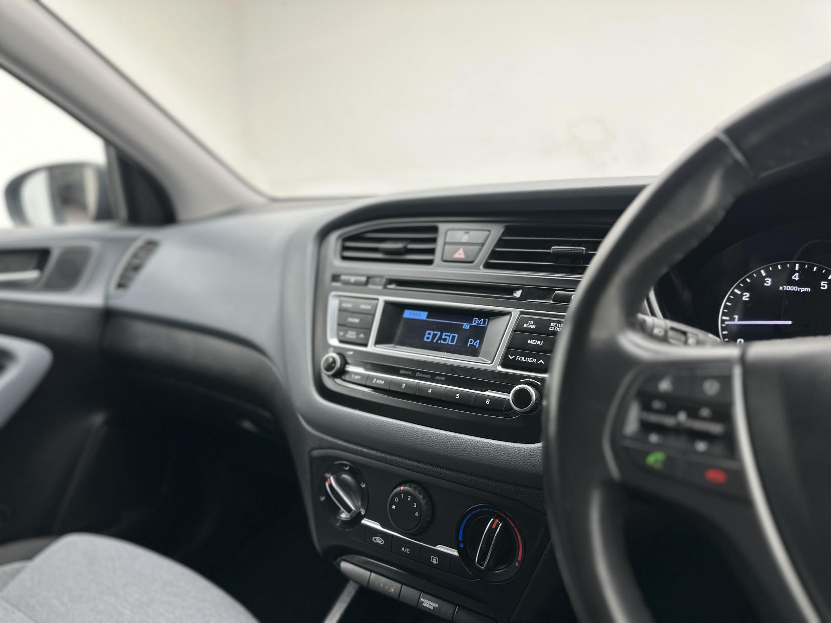 Hyundai i20 1.2 Blue Drive SE Hatchback 5dr Petrol Manual Euro 6 (s/s) (84 ps)