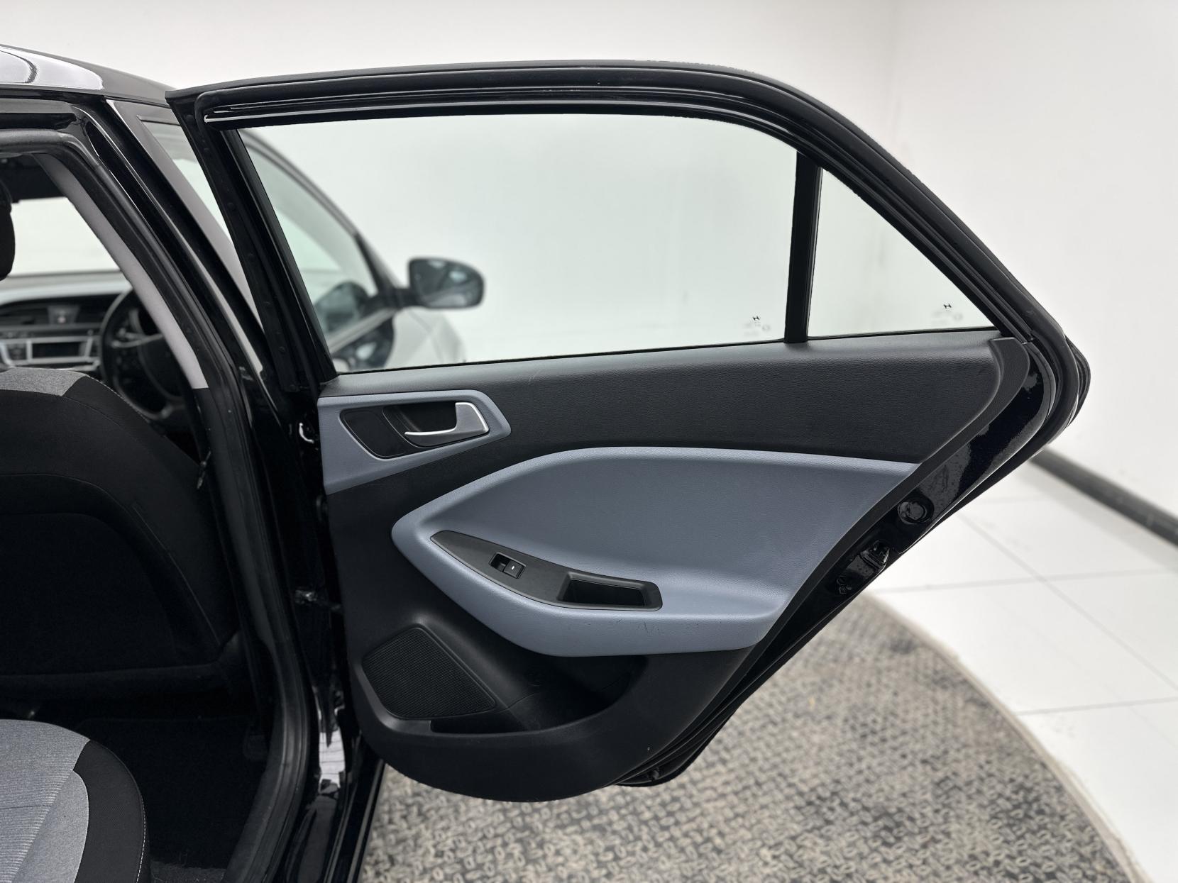 Hyundai i20 1.2 Blue Drive SE Hatchback 5dr Petrol Manual Euro 6 (s/s) (84 ps)