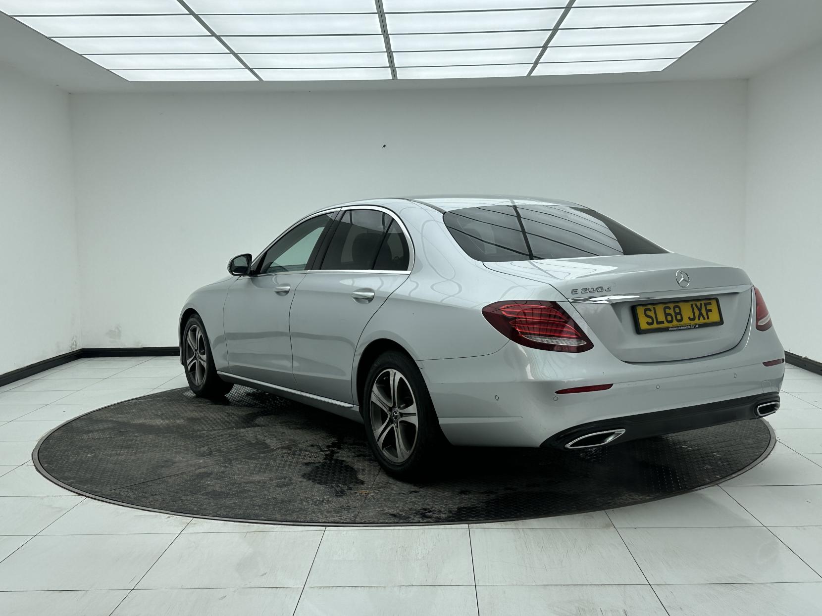 Mercedes-Benz E Class 2.0 E200d SE Saloon 4dr Diesel G-Tronic+ Euro 6 (s/s) (150 ps)