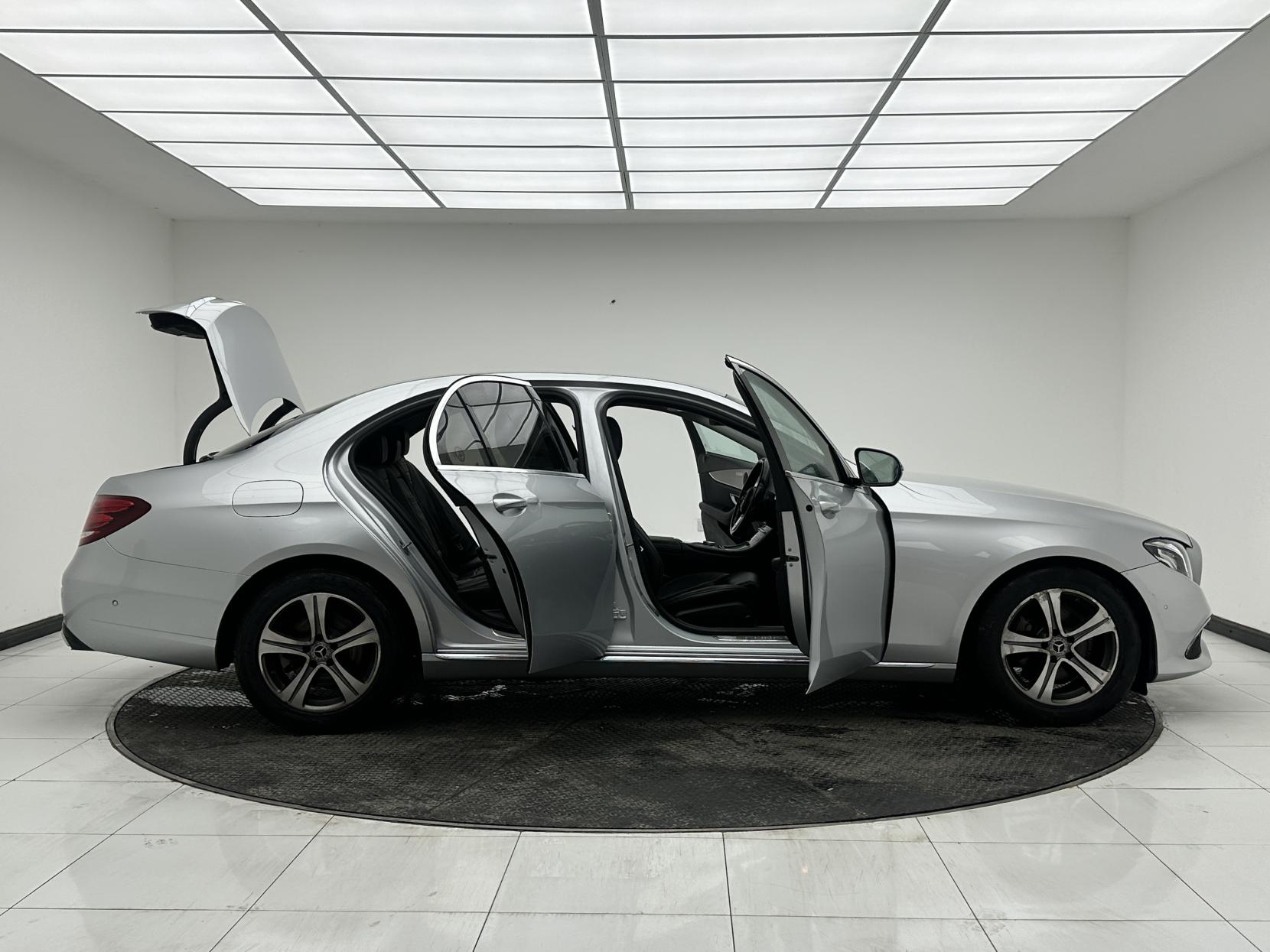 Mercedes-Benz E Class 2.0 E200d SE Saloon 4dr Diesel G-Tronic+ Euro 6 (s/s) (150 ps)