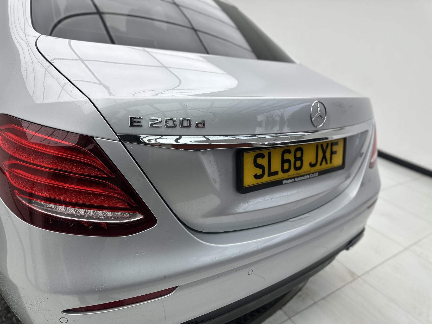 Mercedes-Benz E Class 2.0 E200d SE Saloon 4dr Diesel G-Tronic+ Euro 6 (s/s) (150 ps)