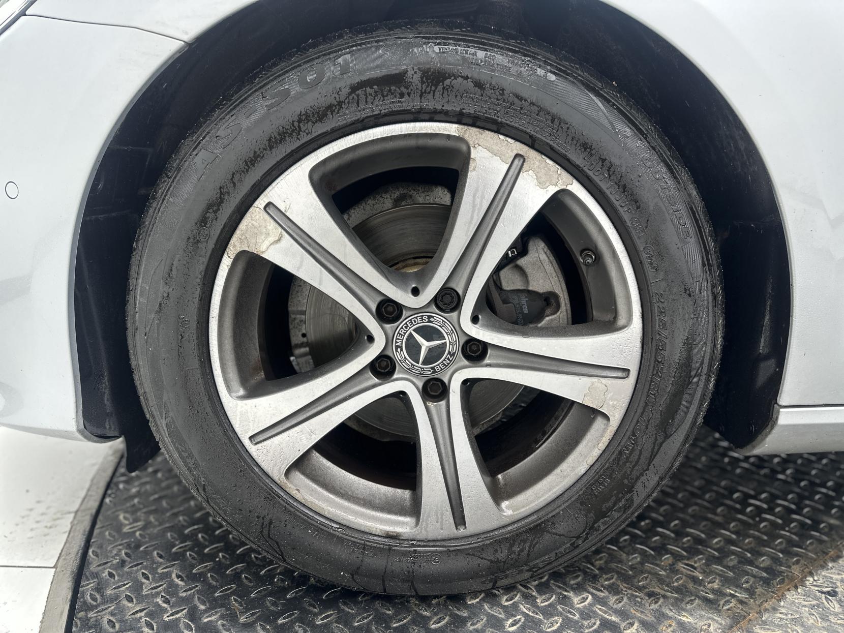 Mercedes-Benz E Class 2.0 E200d SE Saloon 4dr Diesel G-Tronic+ Euro 6 (s/s) (150 ps)