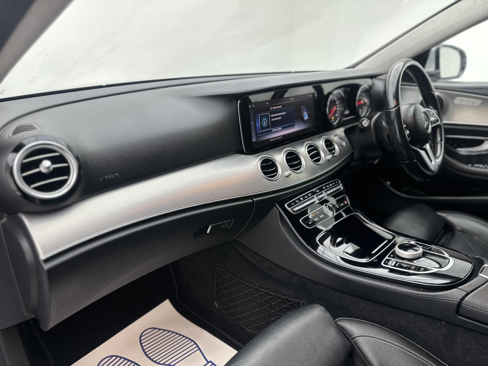 Mercedes-Benz E Class 2.0 E200d SE Saloon 4dr Diesel G-Tronic+ Euro 6 (s/s) (150 ps)