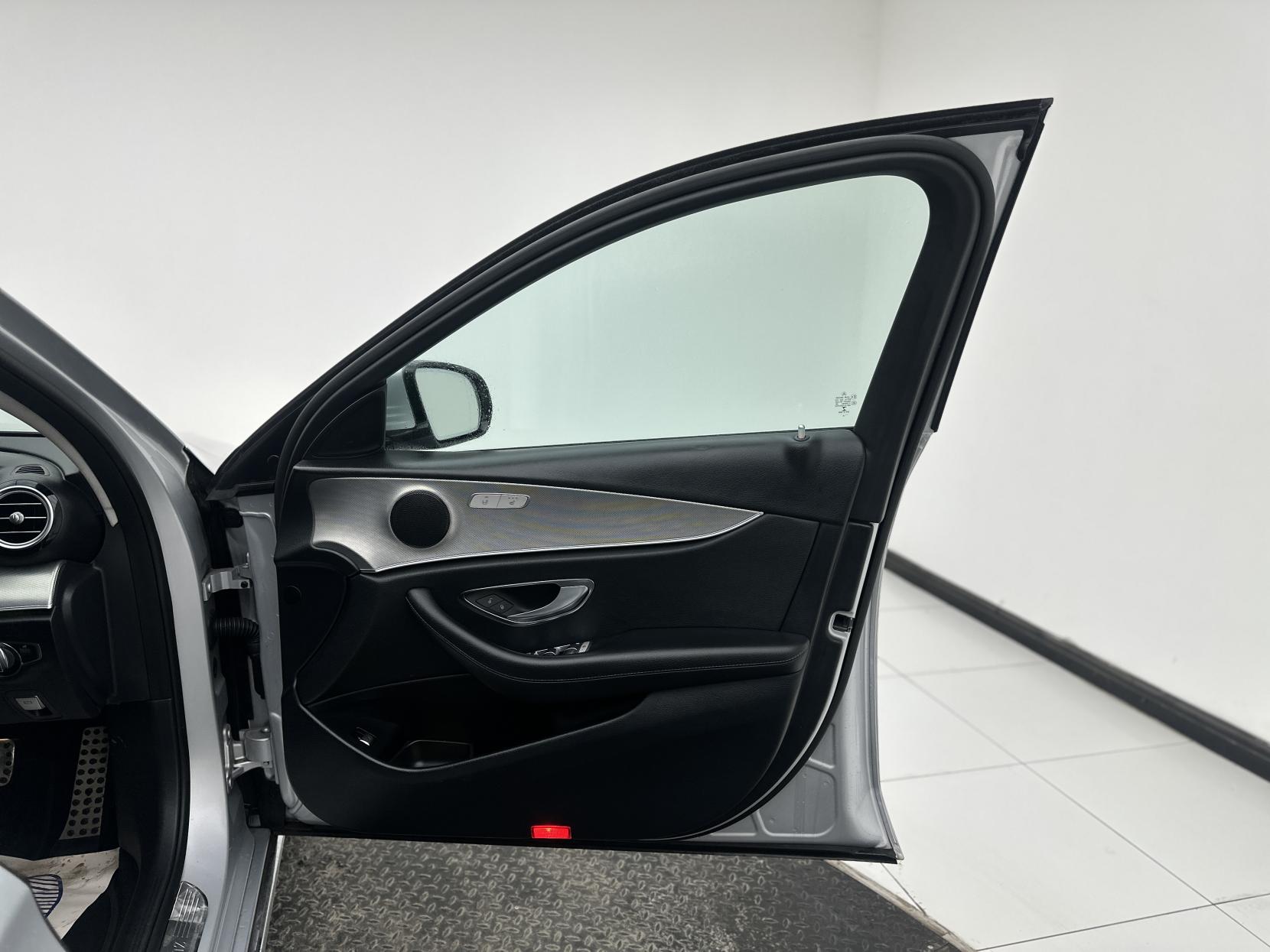 Mercedes-Benz E Class 2.0 E200d SE Saloon 4dr Diesel G-Tronic+ Euro 6 (s/s) (150 ps)