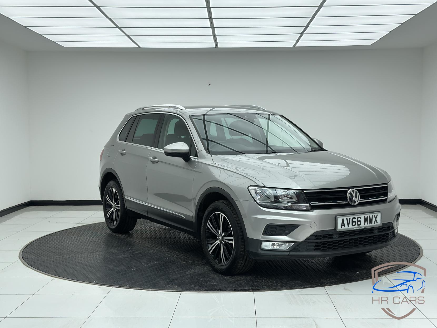 Volkswagen Tiguan 2.0 TDI BlueMotion Tech SE Navigation SUV 5dr Diesel DSG 4Motion Euro 6 (s/s) (150 ps)