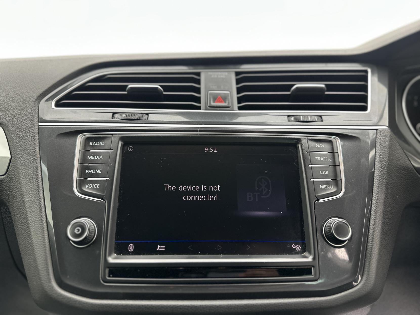 Volkswagen Tiguan 2.0 TDI BlueMotion Tech SE Navigation SUV 5dr Diesel DSG 4Motion Euro 6 (s/s) (150 ps)
