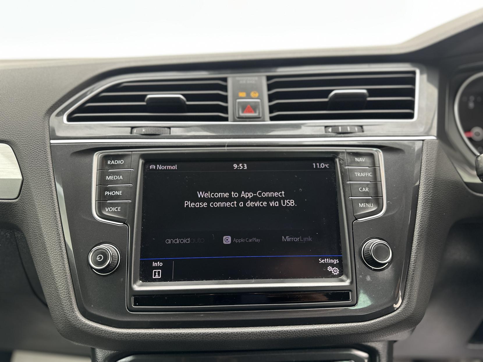 Volkswagen Tiguan 2.0 TDI BlueMotion Tech SE Navigation SUV 5dr Diesel DSG 4Motion Euro 6 (s/s) (150 ps)