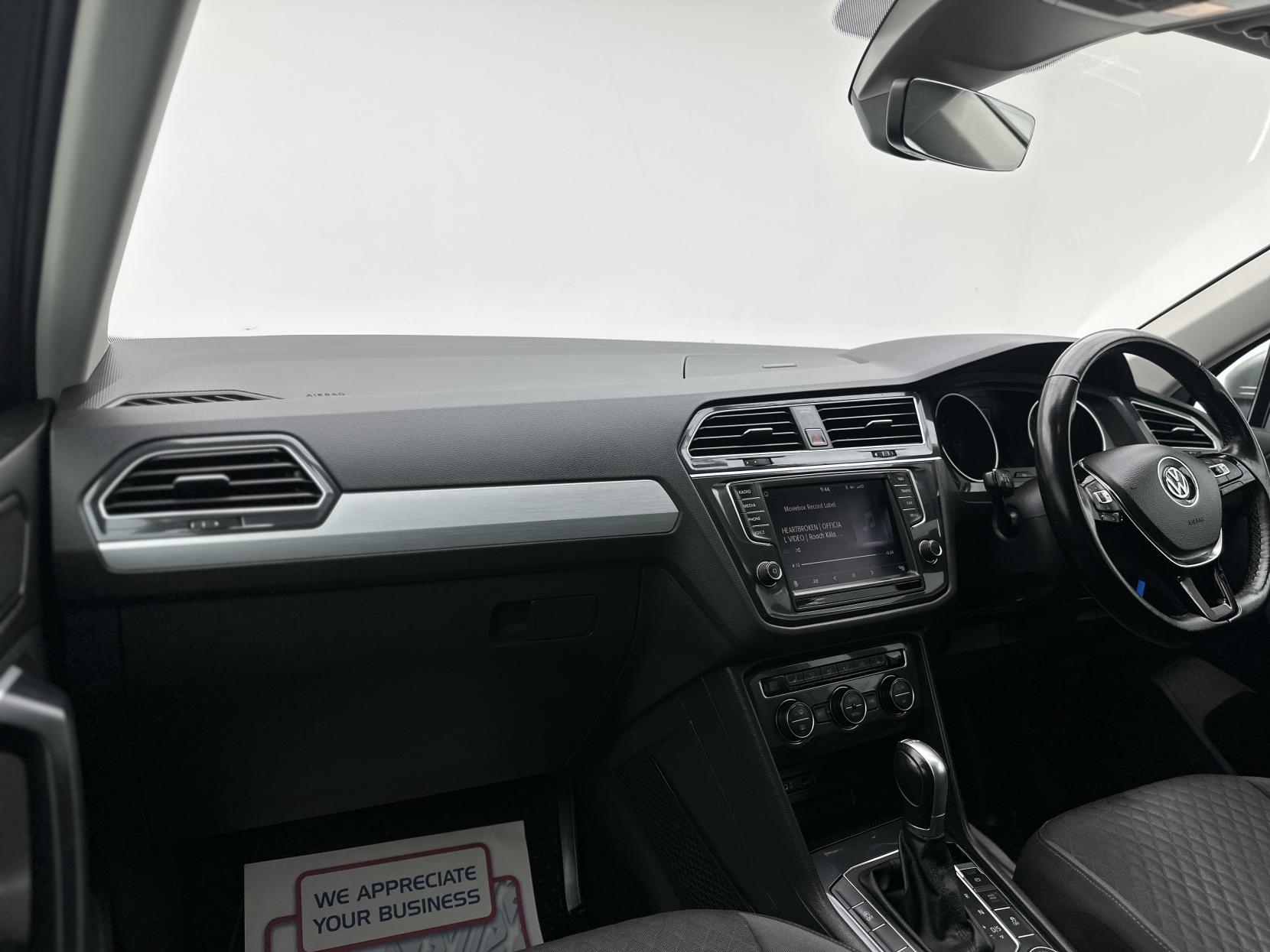 Volkswagen Tiguan 2.0 TDI BlueMotion Tech SE Navigation SUV 5dr Diesel DSG 4Motion Euro 6 (s/s) (150 ps)