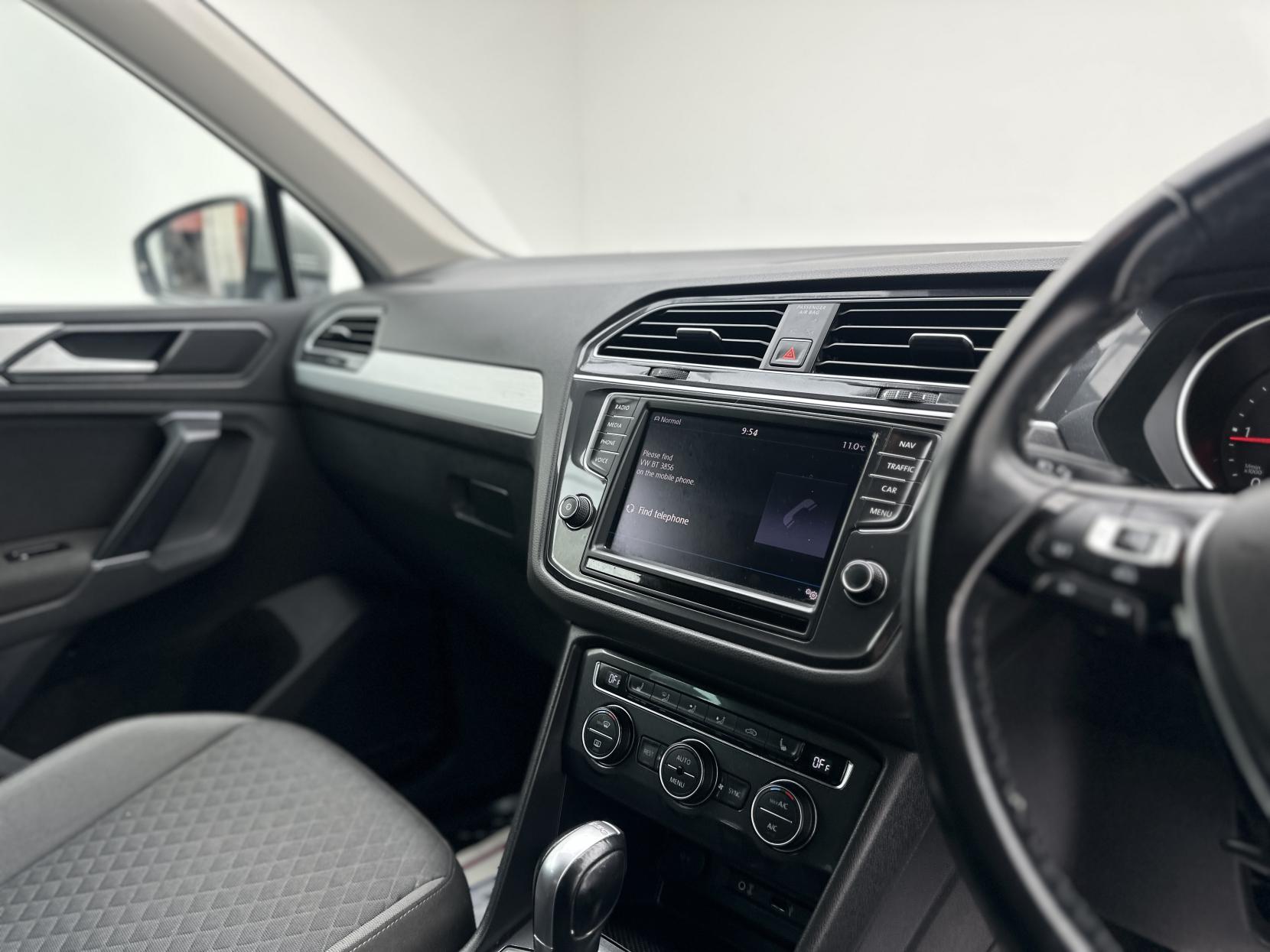 Volkswagen Tiguan 2.0 TDI BlueMotion Tech SE Navigation SUV 5dr Diesel DSG 4Motion Euro 6 (s/s) (150 ps)