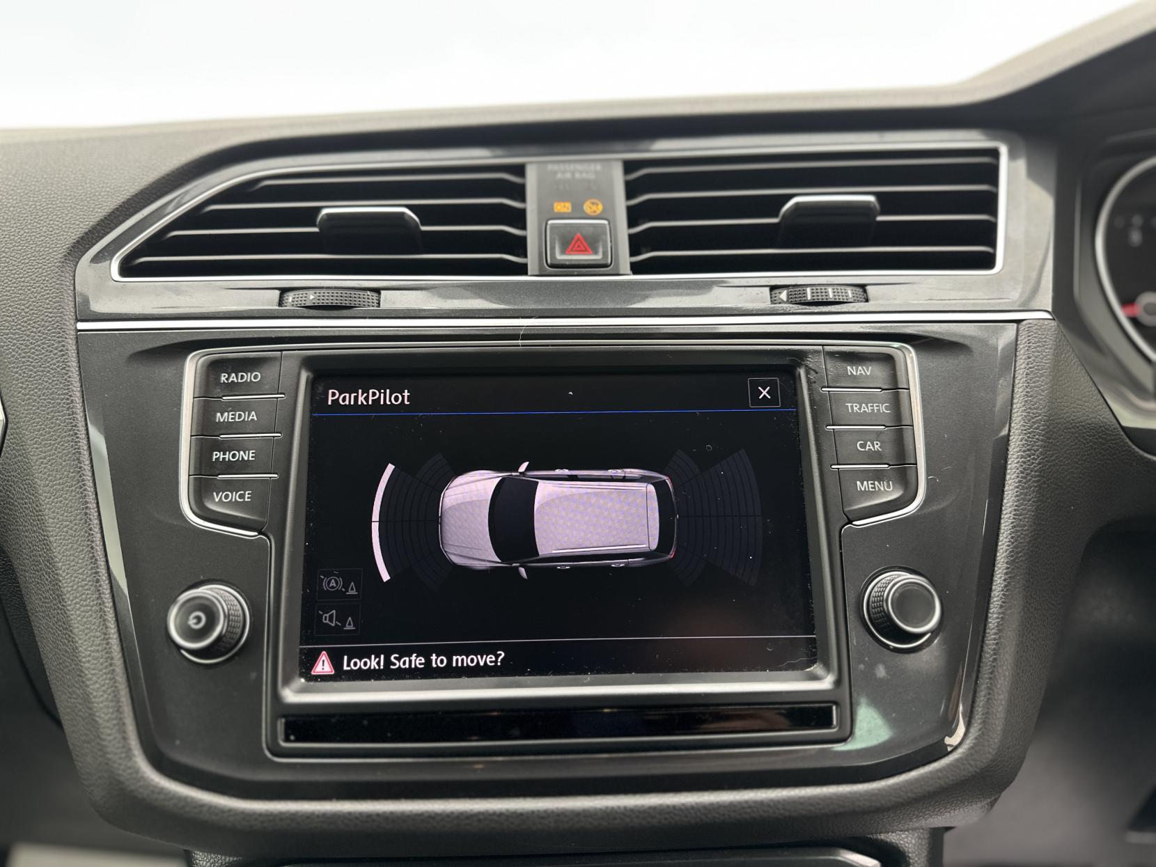 Volkswagen Tiguan 2.0 TDI BlueMotion Tech SE Navigation SUV 5dr Diesel DSG 4Motion Euro 6 (s/s) (150 ps)