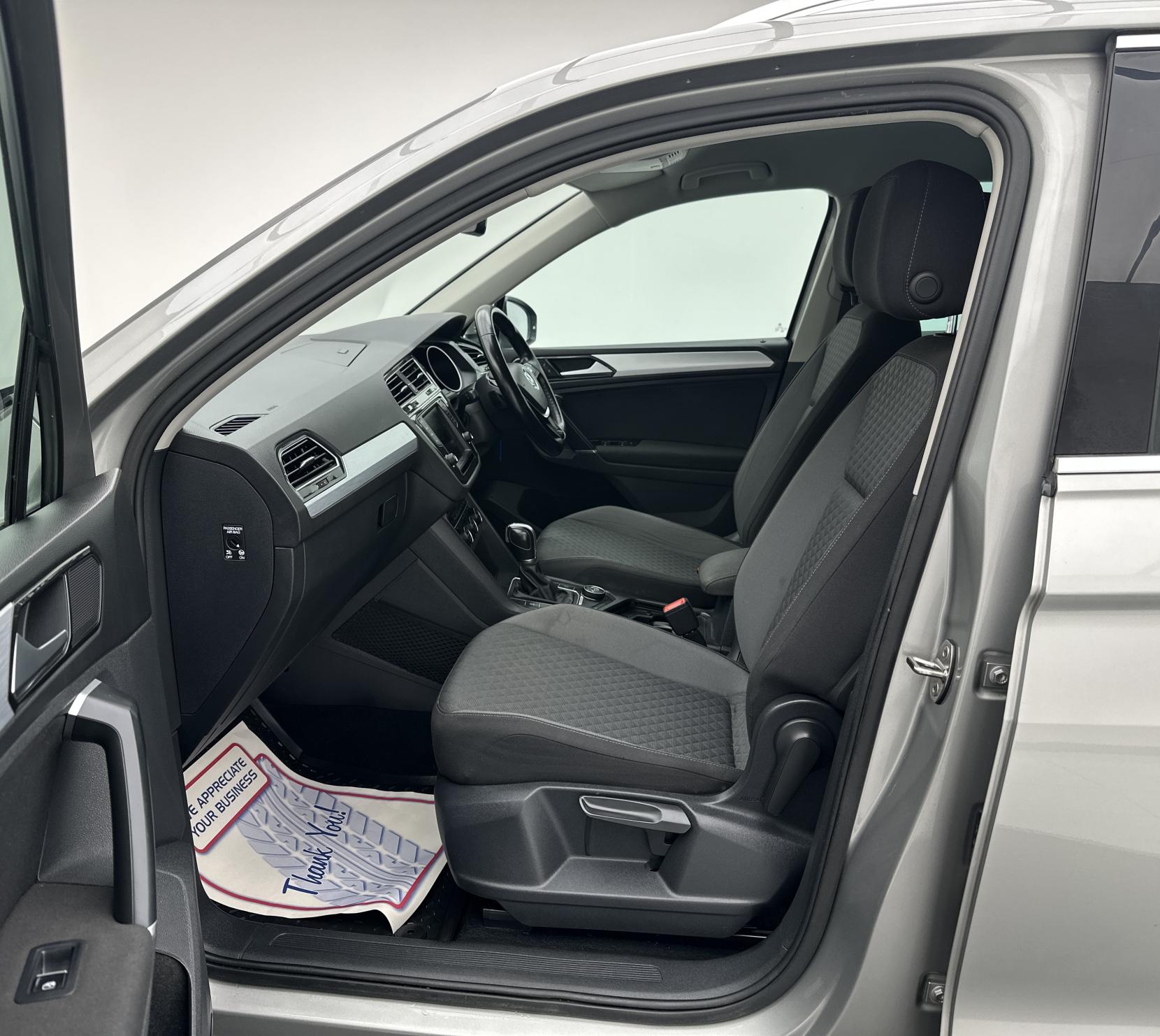 Volkswagen Tiguan 2.0 TDI BlueMotion Tech SE Navigation SUV 5dr Diesel DSG 4Motion Euro 6 (s/s) (150 ps)