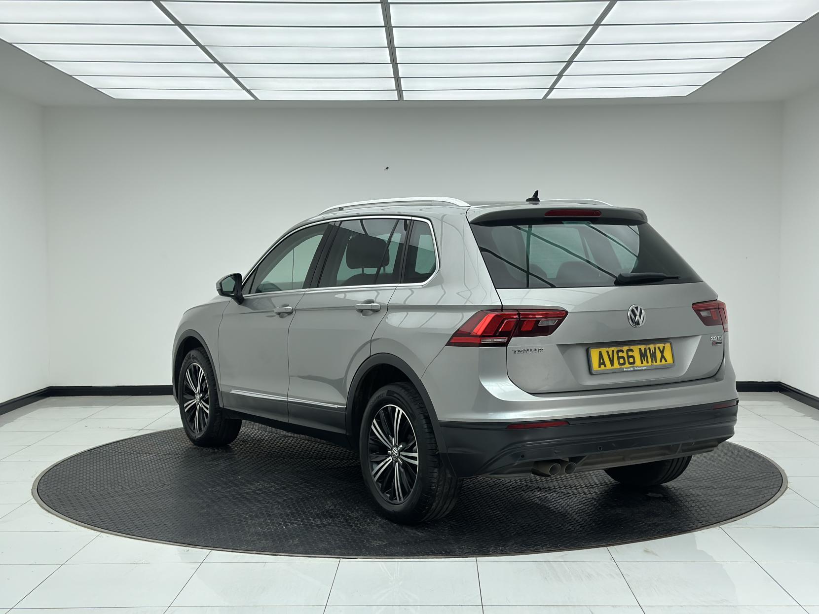Volkswagen Tiguan 2.0 TDI BlueMotion Tech SE Navigation SUV 5dr Diesel DSG 4Motion Euro 6 (s/s) (150 ps)