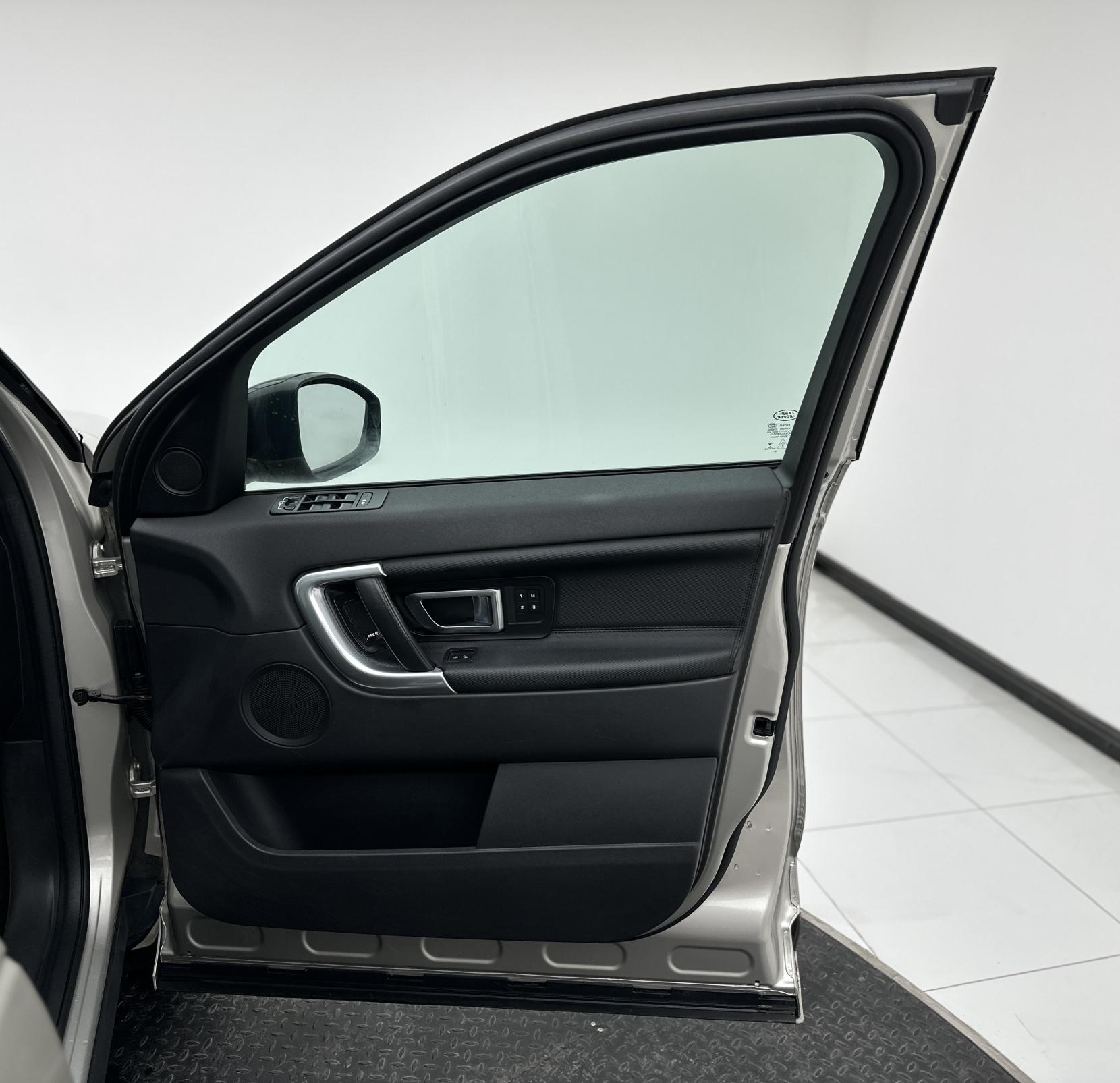 Land Rover Discovery Sport 2.0 TD4 HSE Dynamic Lux SUV 5dr Diesel Auto 4WD Euro 6 (s/s) (180 ps)