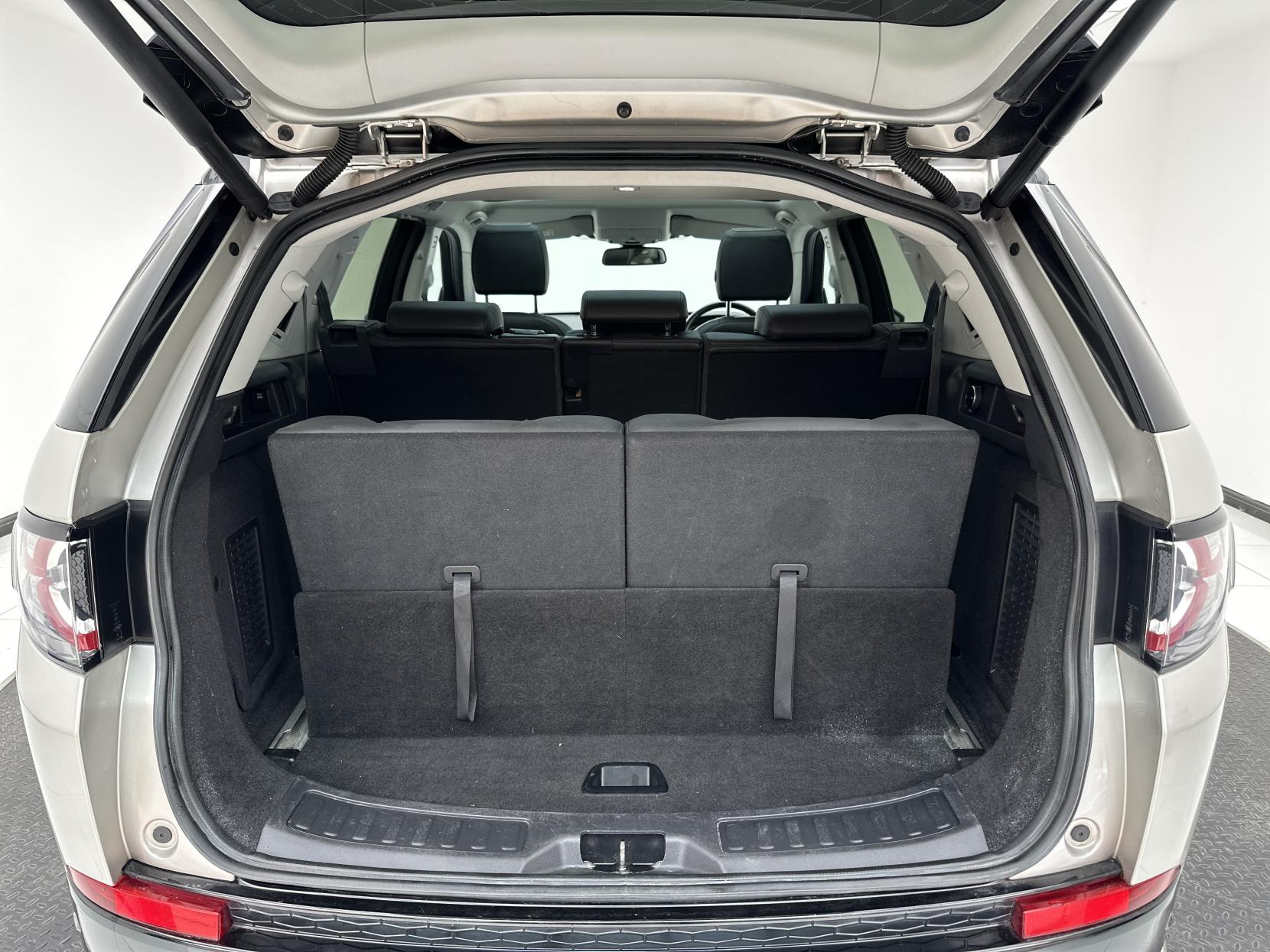 Land Rover Discovery Sport 2.0 TD4 HSE Dynamic Lux SUV 5dr Diesel Auto 4WD Euro 6 (s/s) (180 ps)