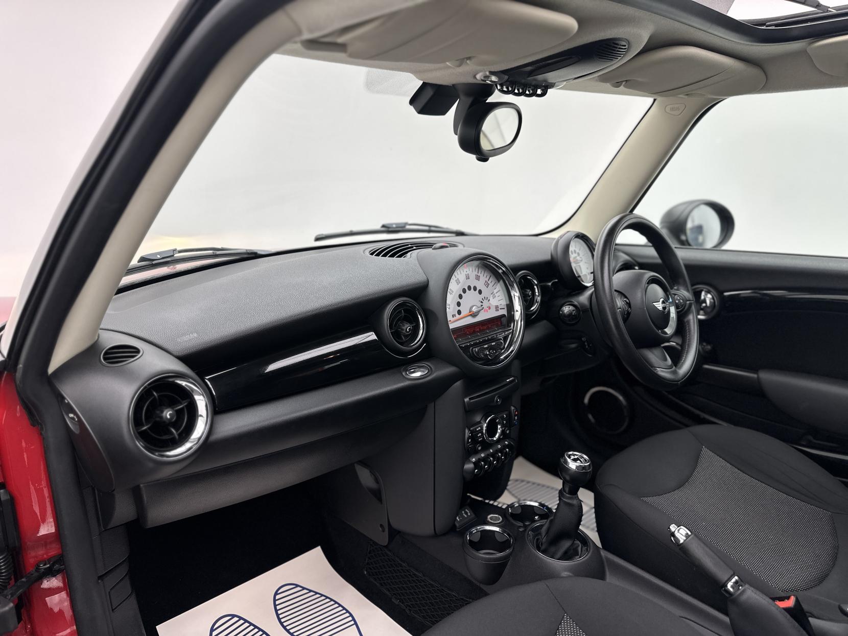 MINI Hatch 1.6 One Hatchback 3dr Petrol Manual Euro 5 (98 ps)