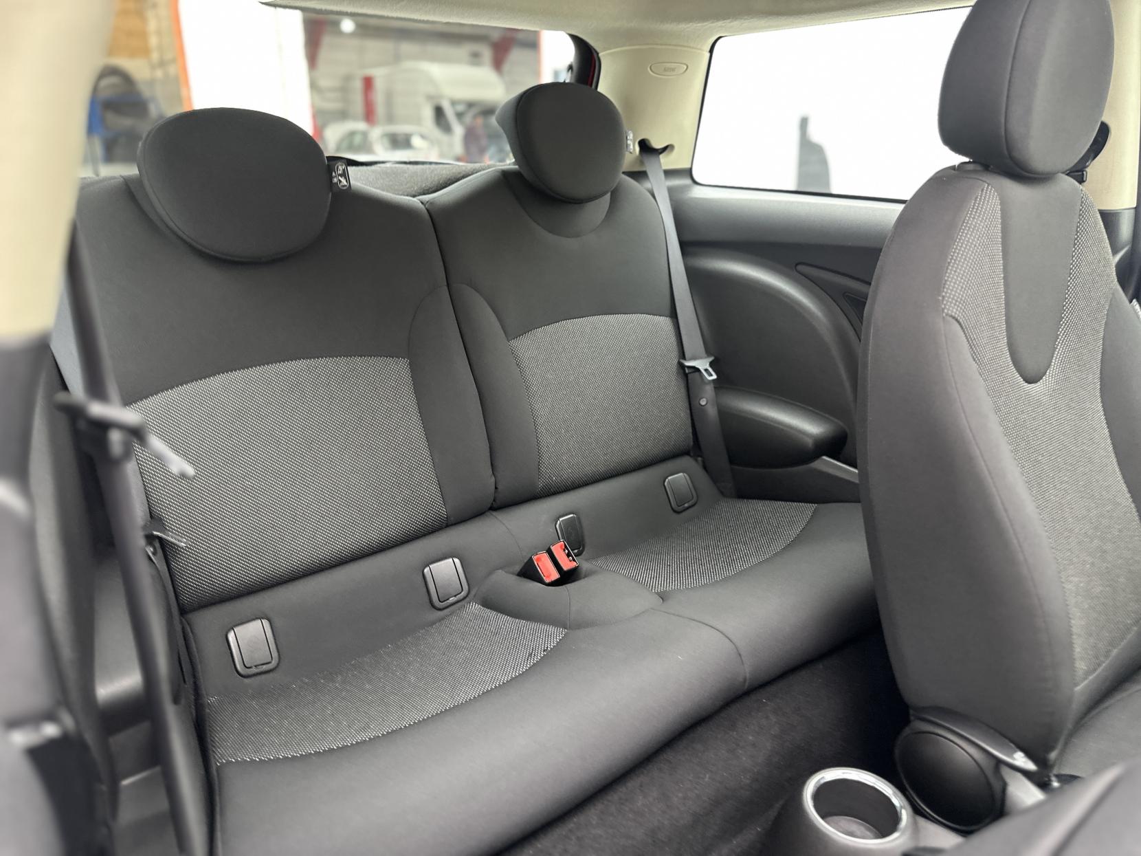 MINI Hatch 1.6 One Hatchback 3dr Petrol Manual Euro 5 (98 ps)