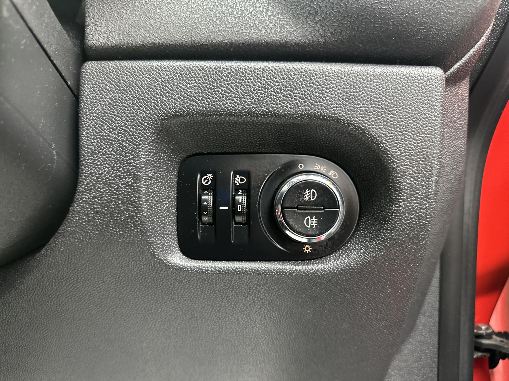 Vauxhall Corsa 1.4 16V SRi Hatchback 3dr Petrol Manual Euro 5 (100 ps)