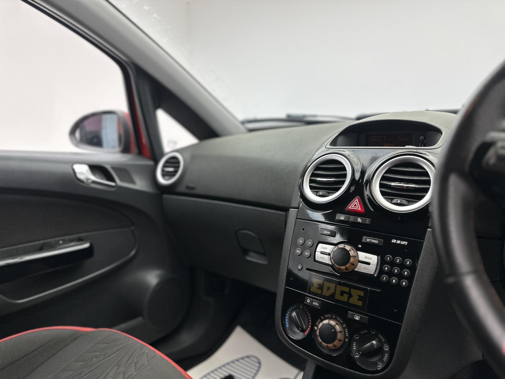 Vauxhall Corsa 1.4 16V SRi Hatchback 3dr Petrol Manual Euro 5 (100 ps)