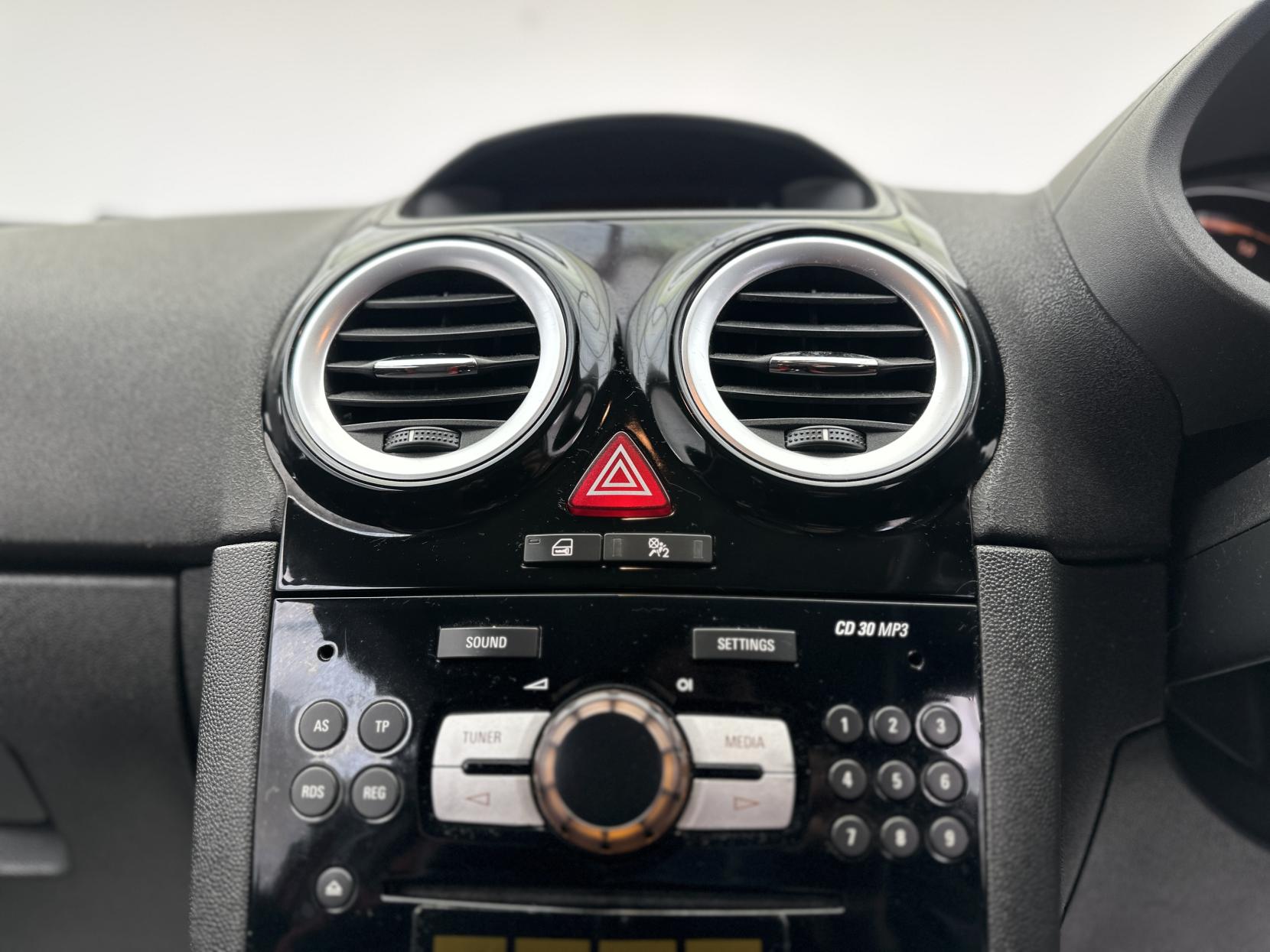 Vauxhall Corsa 1.4 16V SRi Hatchback 3dr Petrol Manual Euro 5 (100 ps)